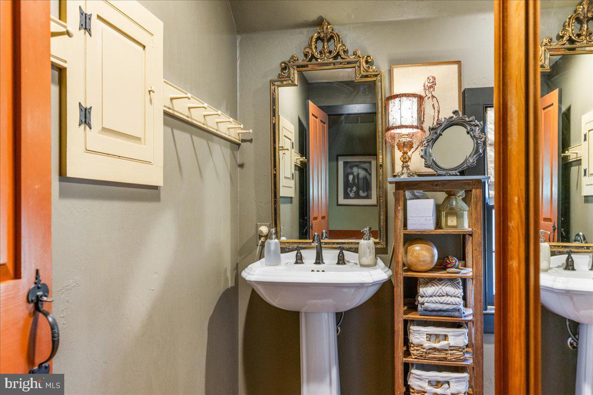 DOYLESTOWN - Residential