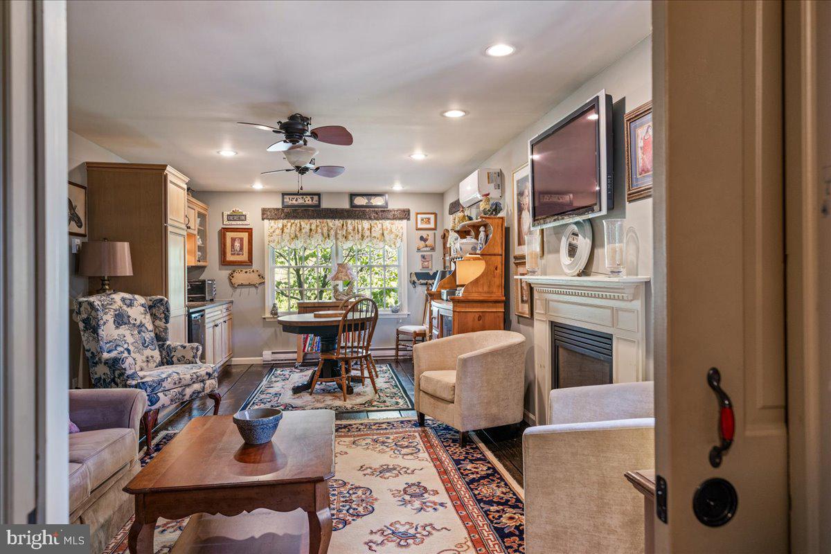 DOYLESTOWN - Residential