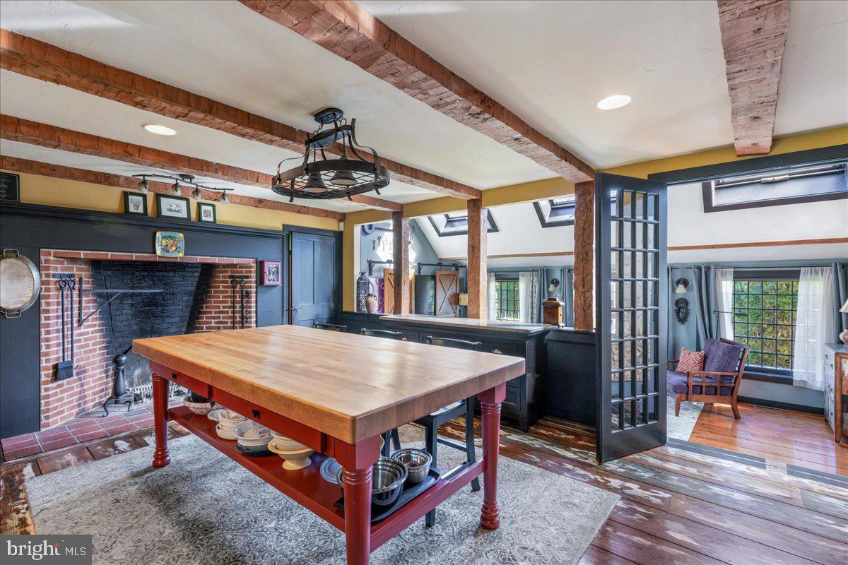 1249 PEBBLE HILL ROAD