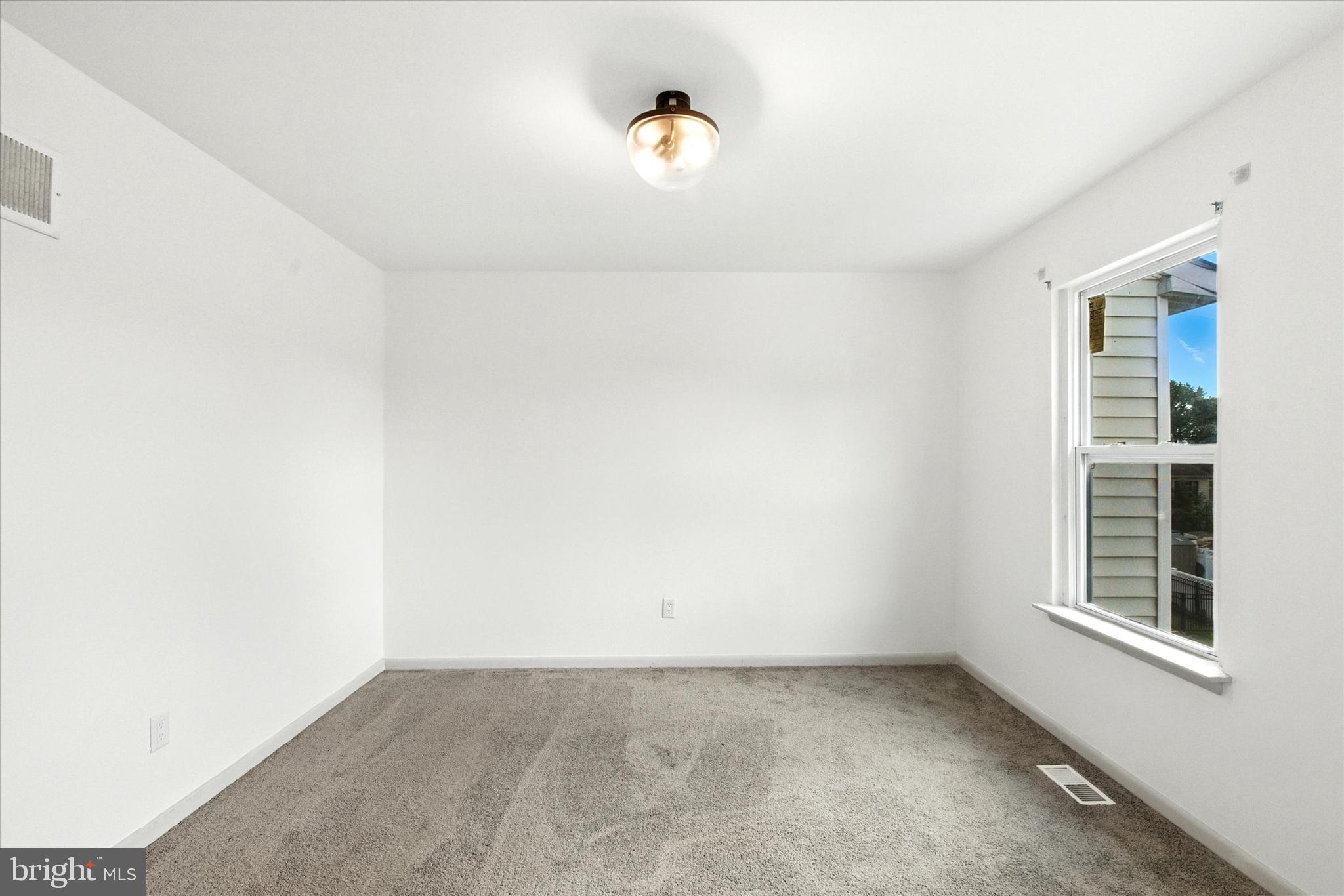 BRENTWOOD SQUARE - Residential