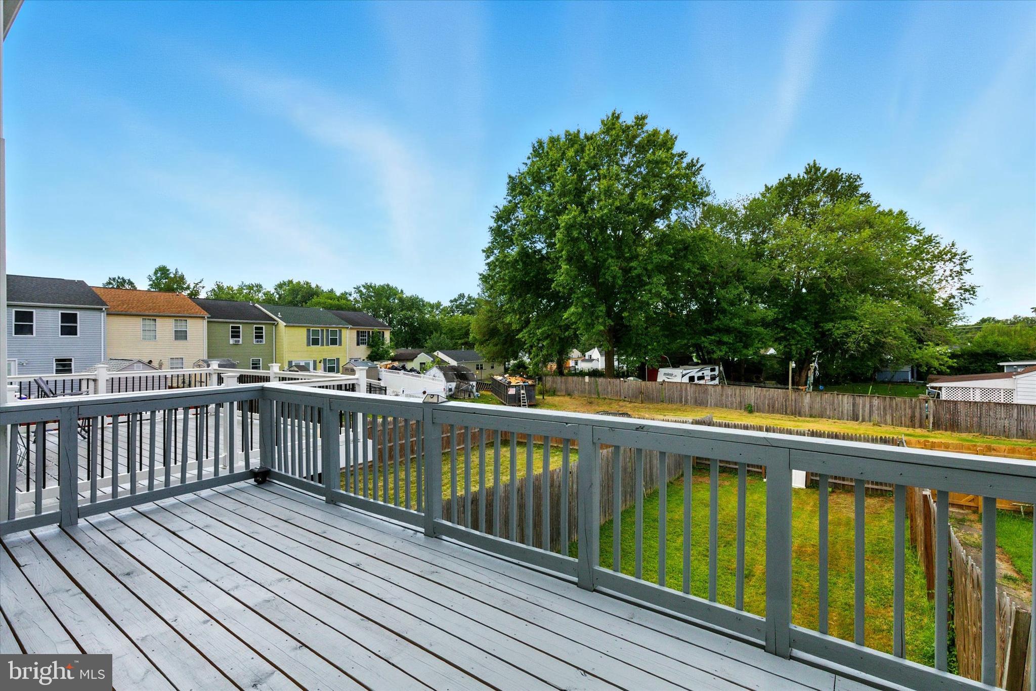 BRENTWOOD SQUARE - Residential