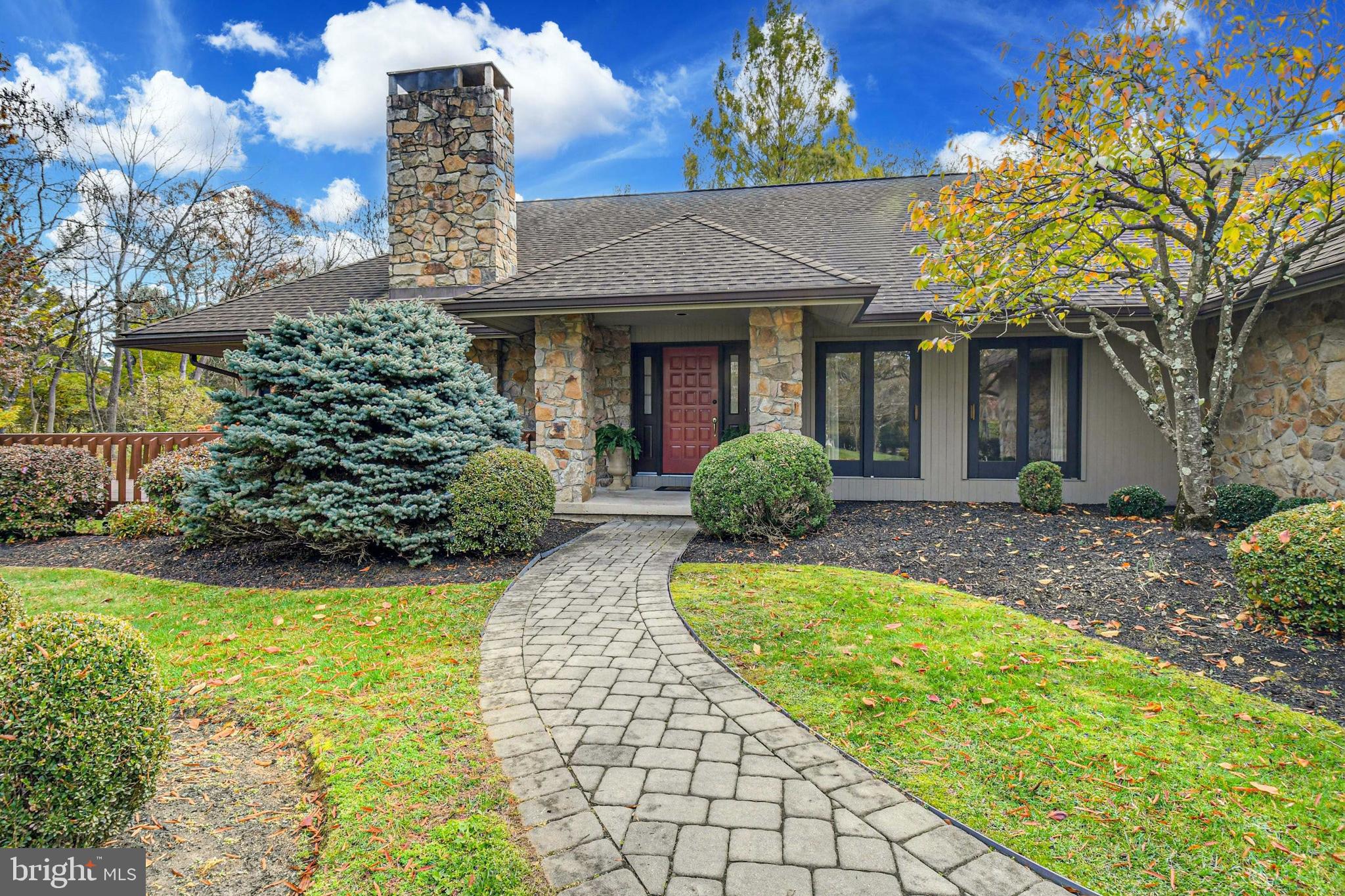 WEYHILL CONDO - Residential