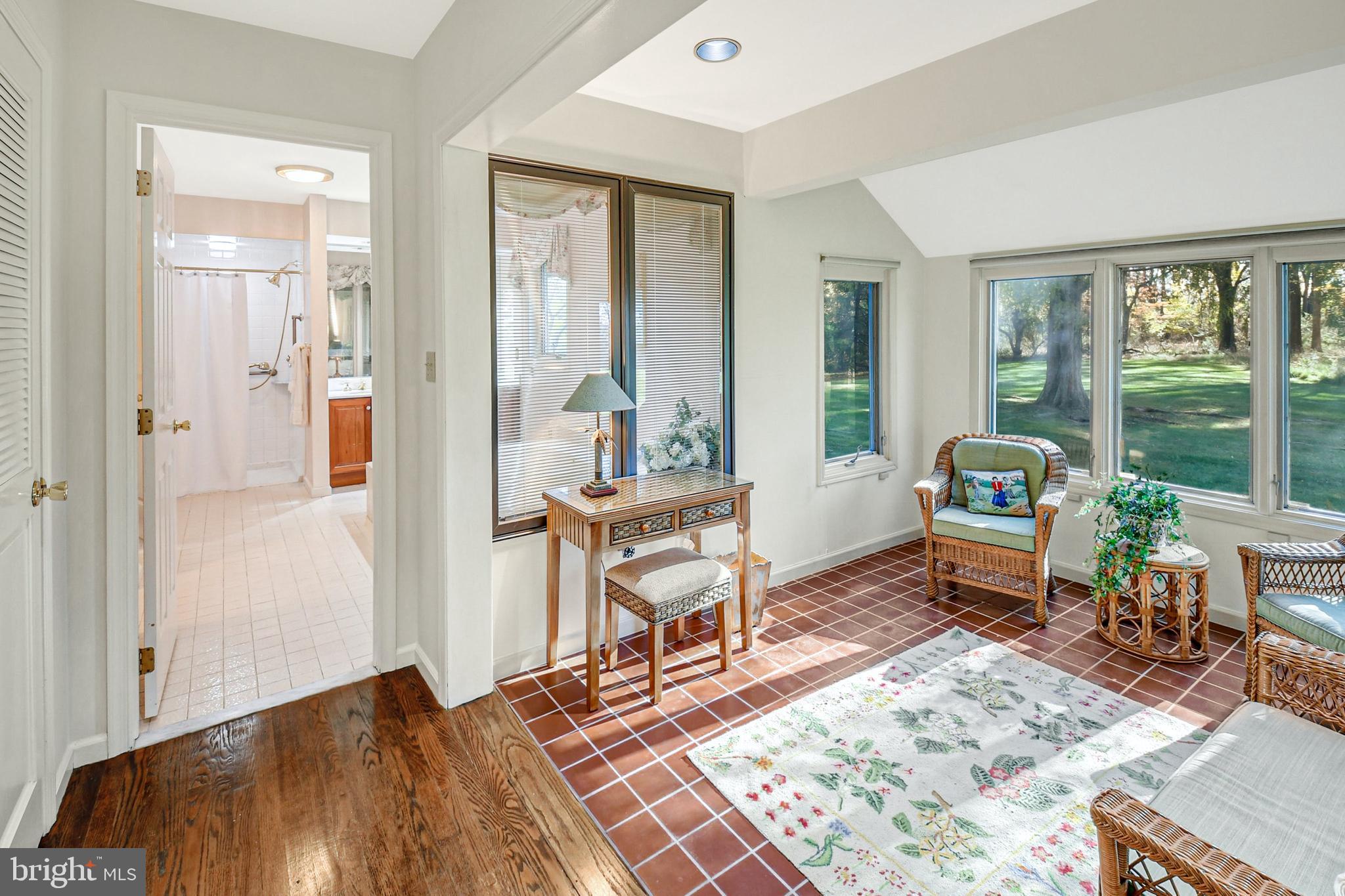 WEYHILL CONDO - Residential