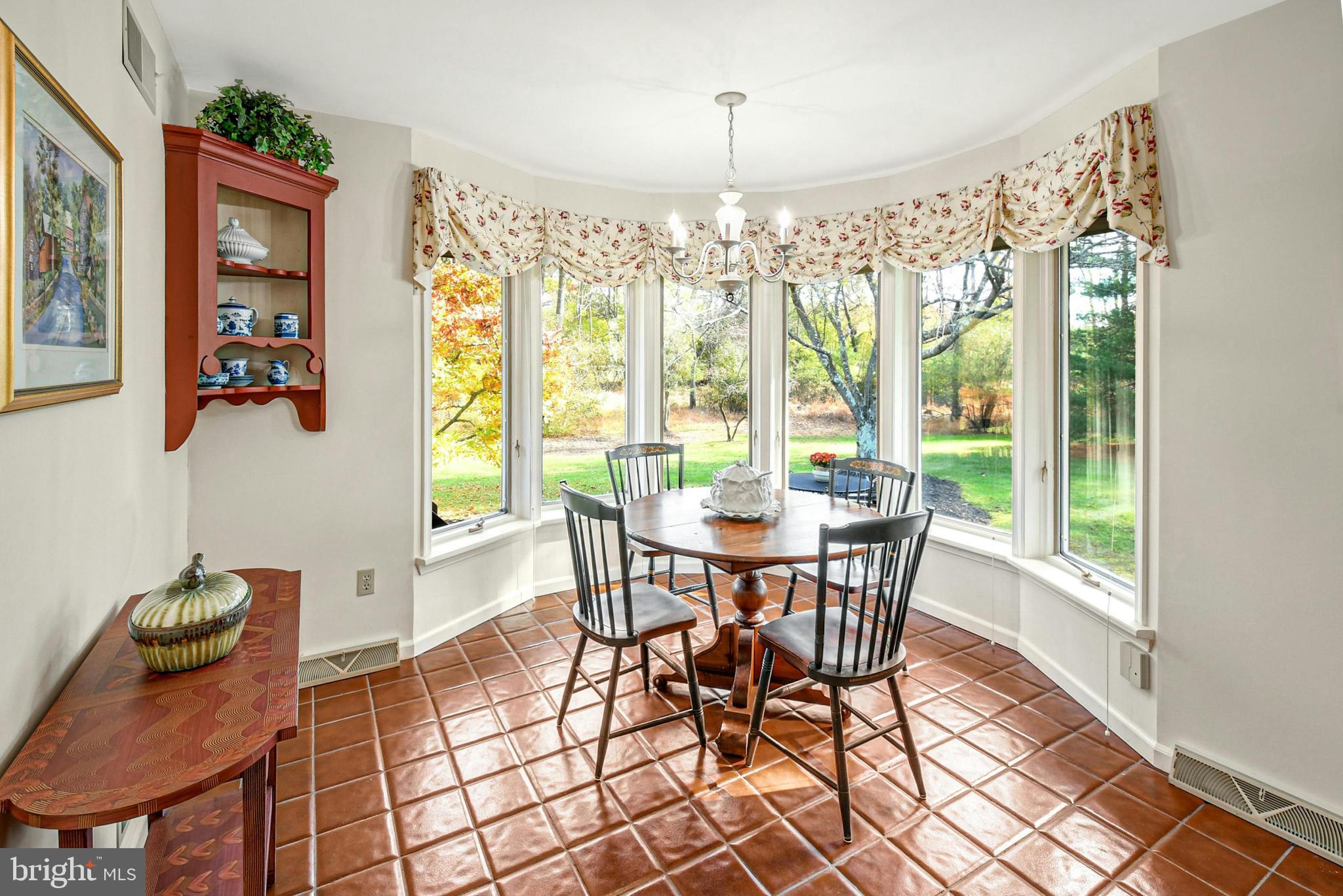 WEYHILL CONDO - Residential