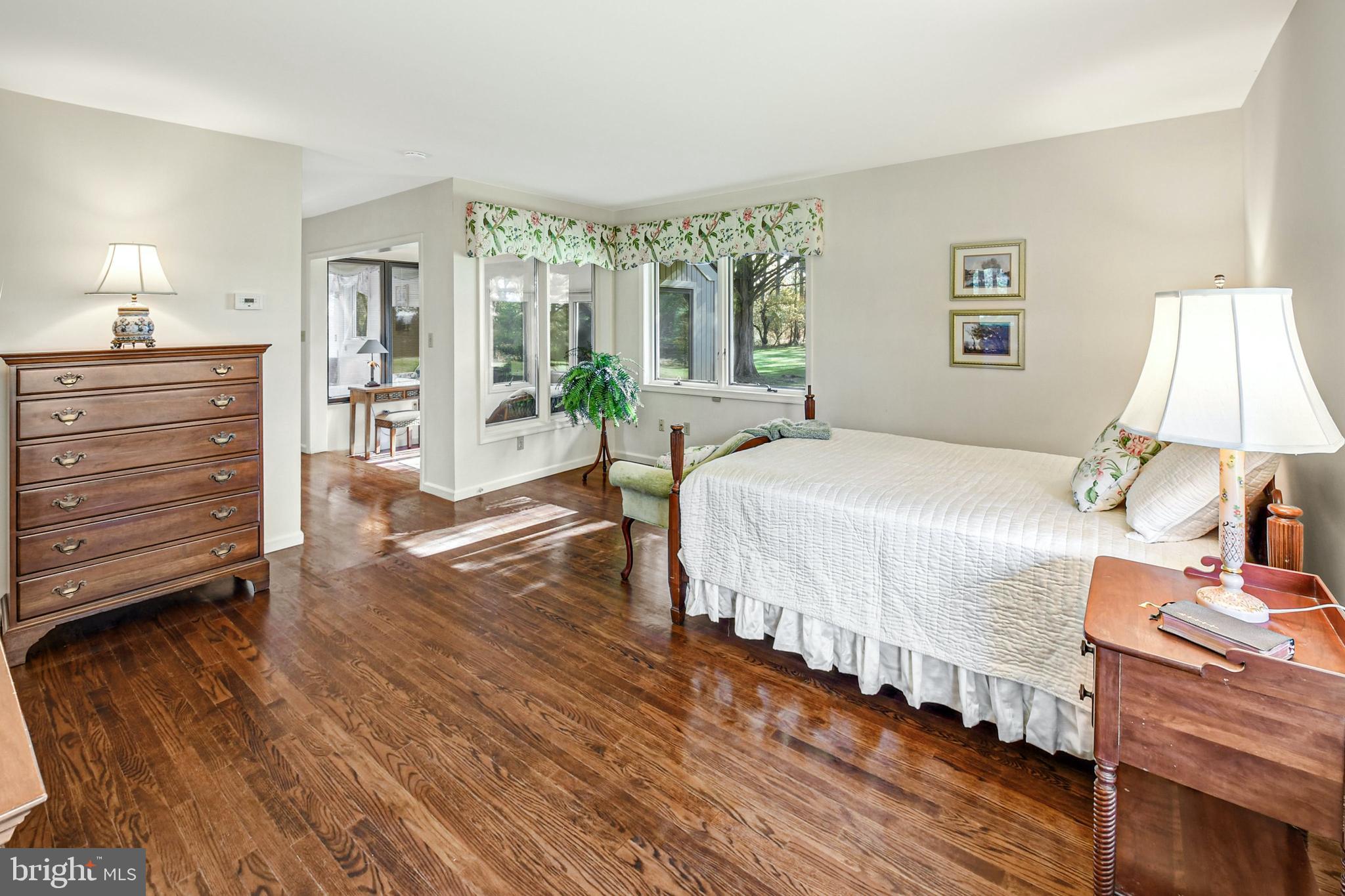 WEYHILL CONDO - Residential