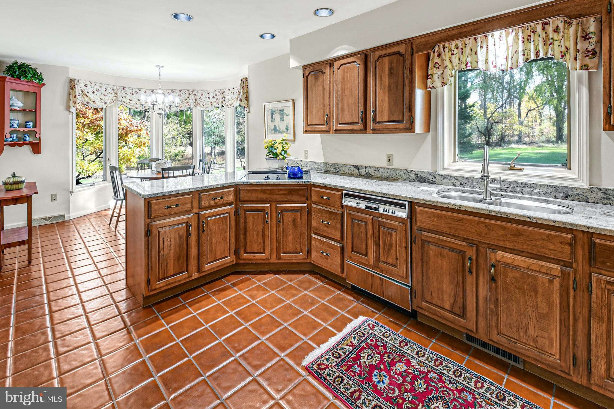 WEYHILL CONDO - Residential