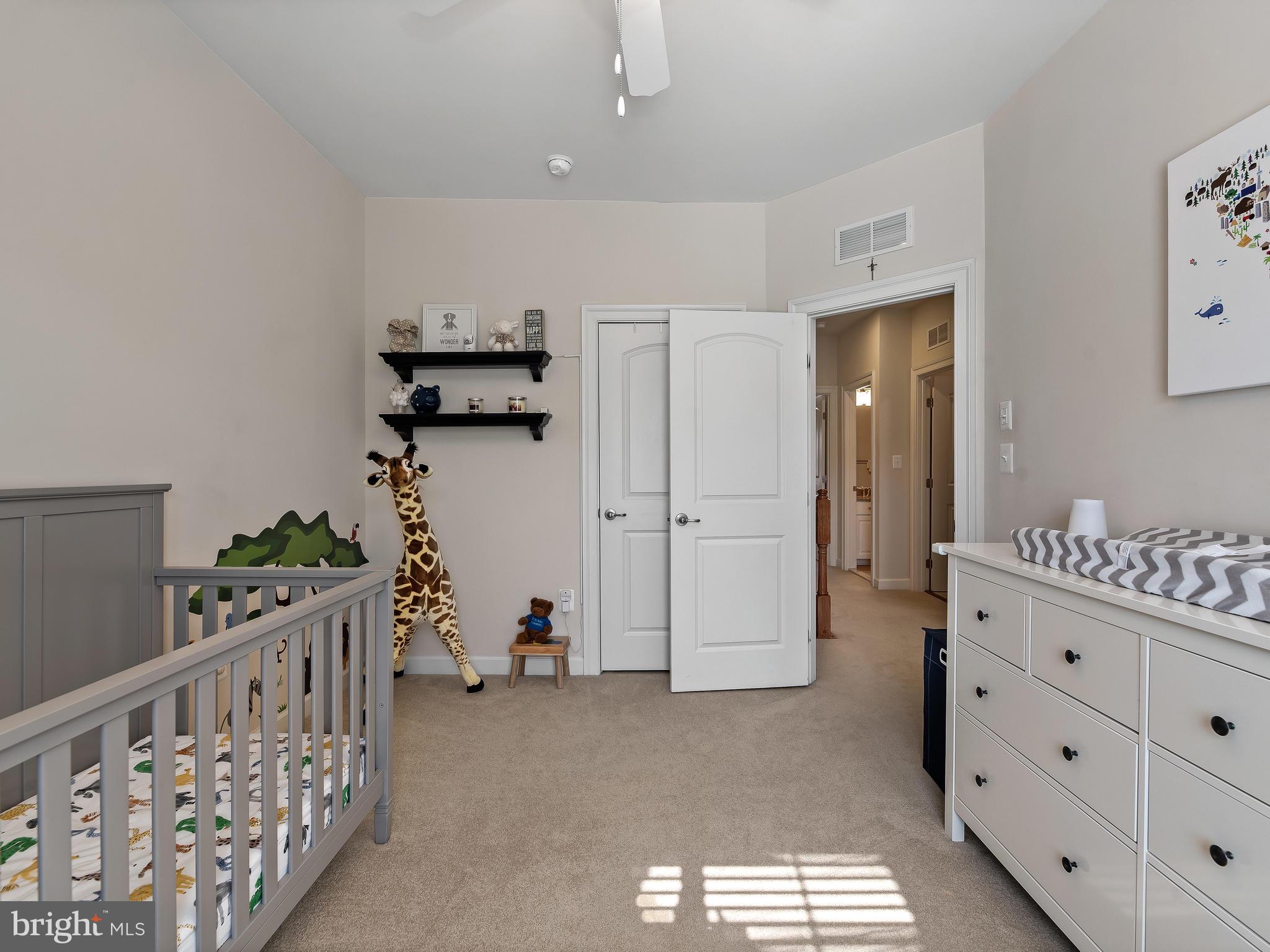 AUTUMN RIVER - Residential