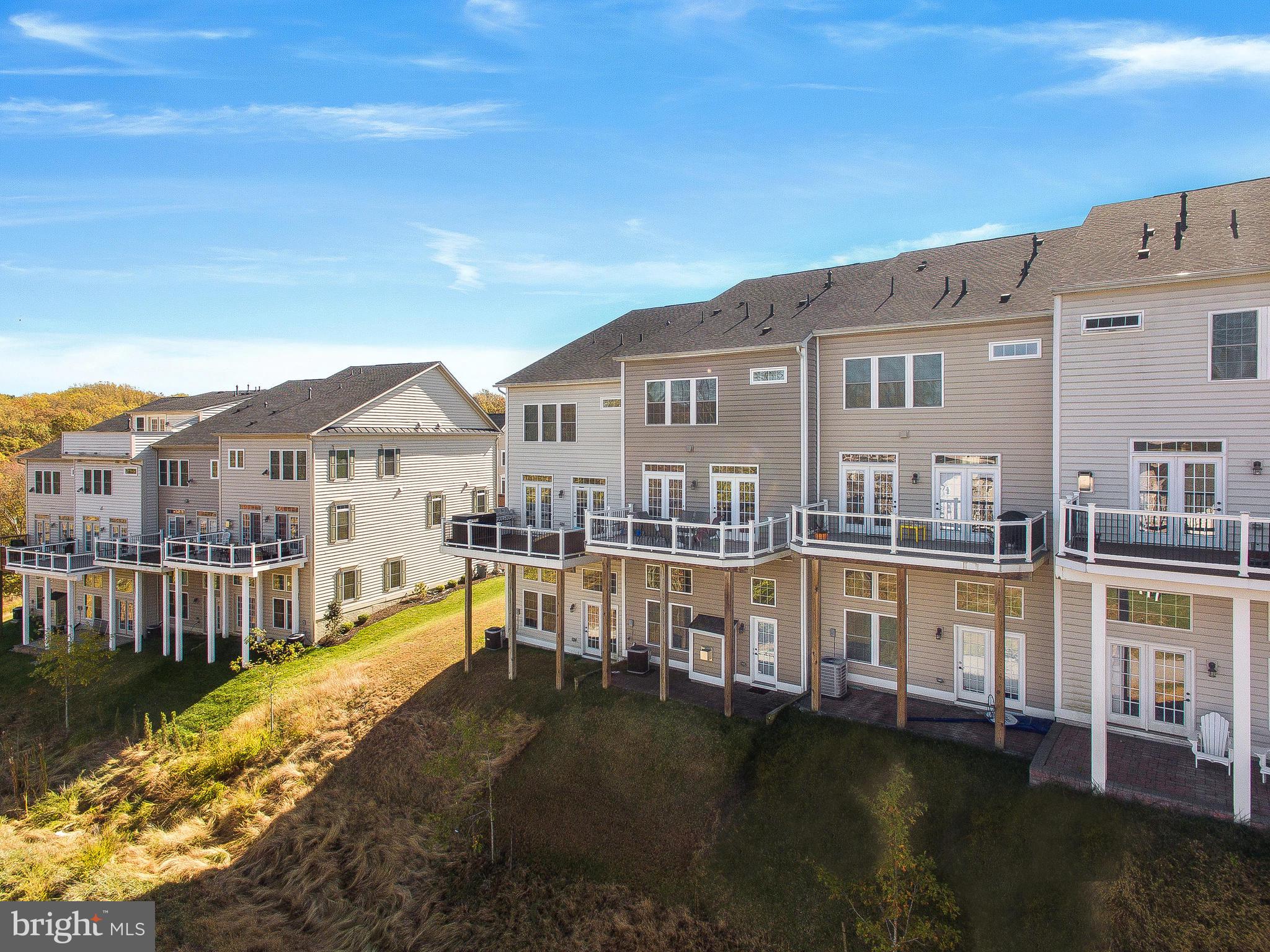 AUTUMN RIVER - Residential