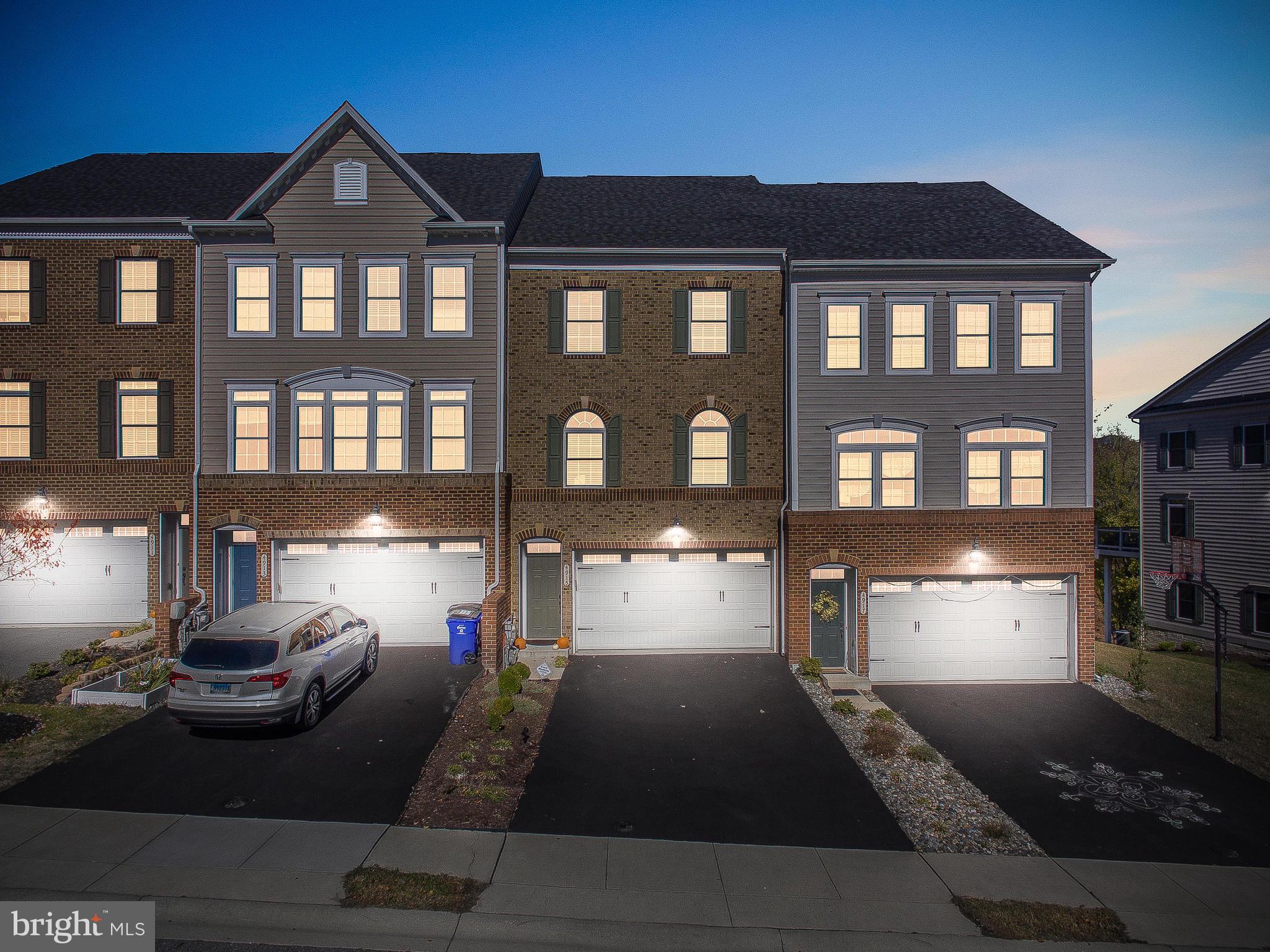 AUTUMN RIVER - Residential