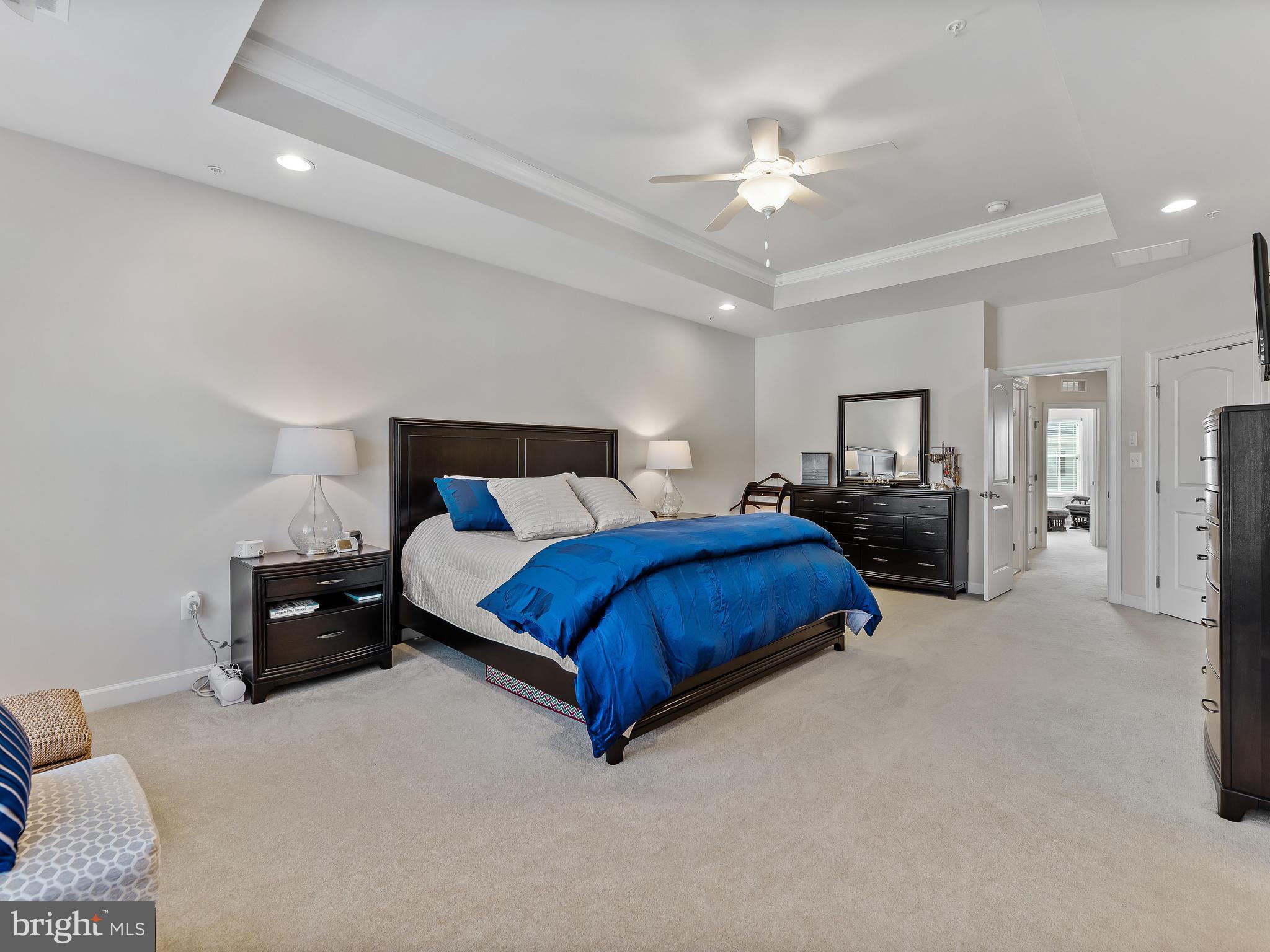 AUTUMN RIVER - Residential