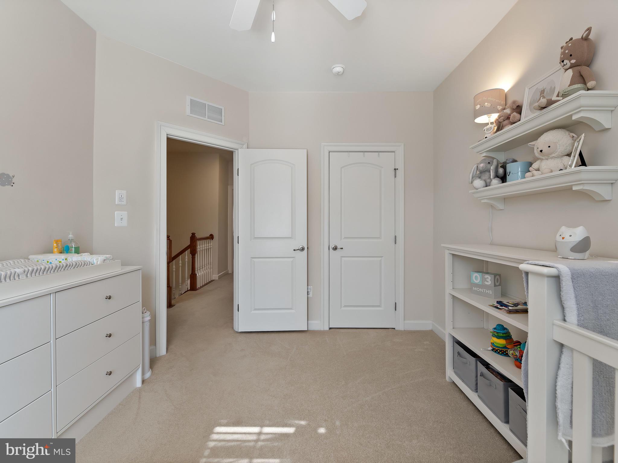 AUTUMN RIVER - Residential