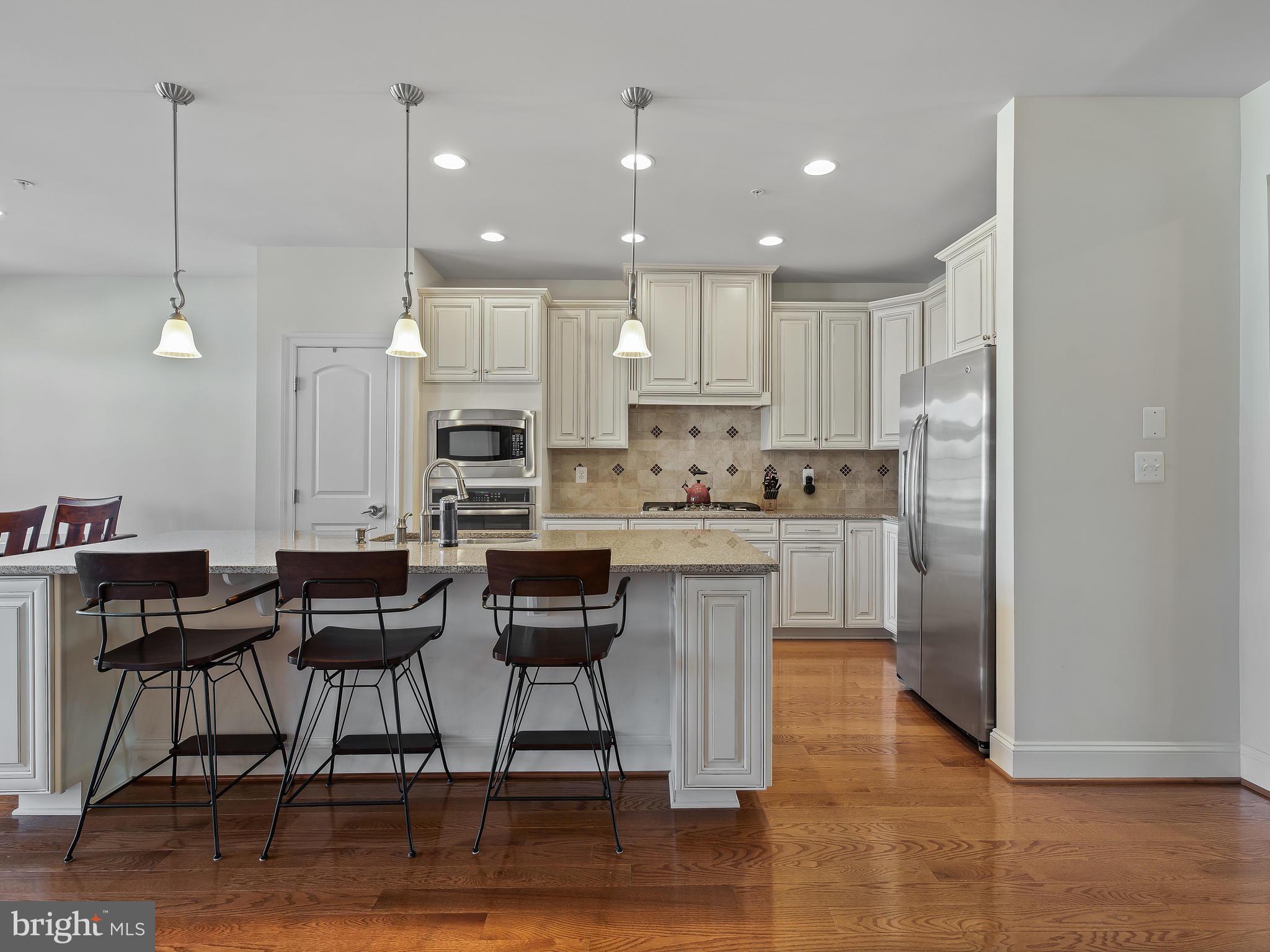 AUTUMN RIVER - Residential