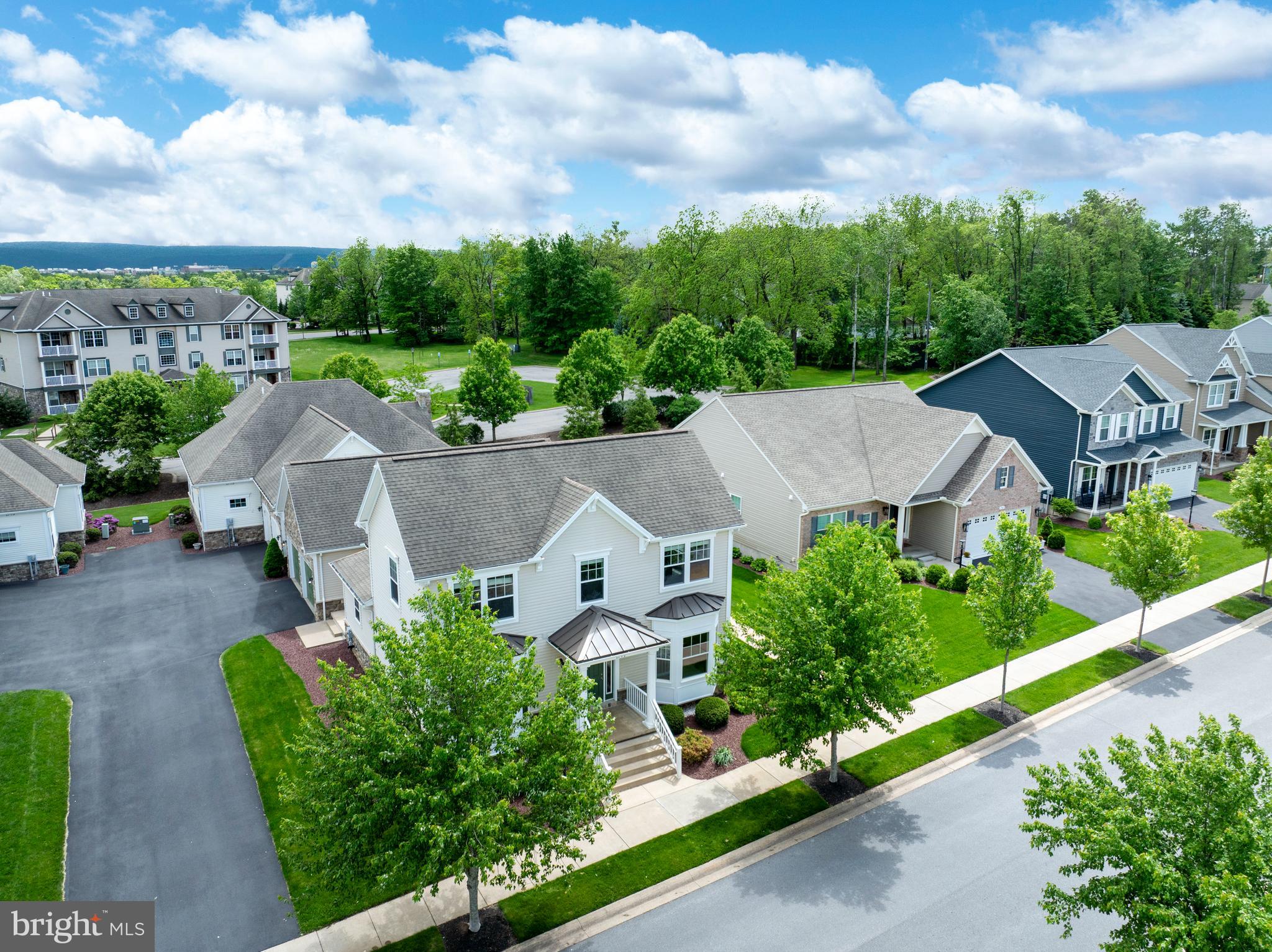 1771 WOODLEDGE DRIVE