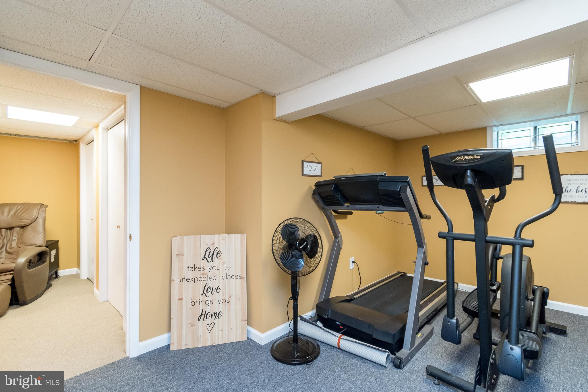 KINGS POINT - Residential