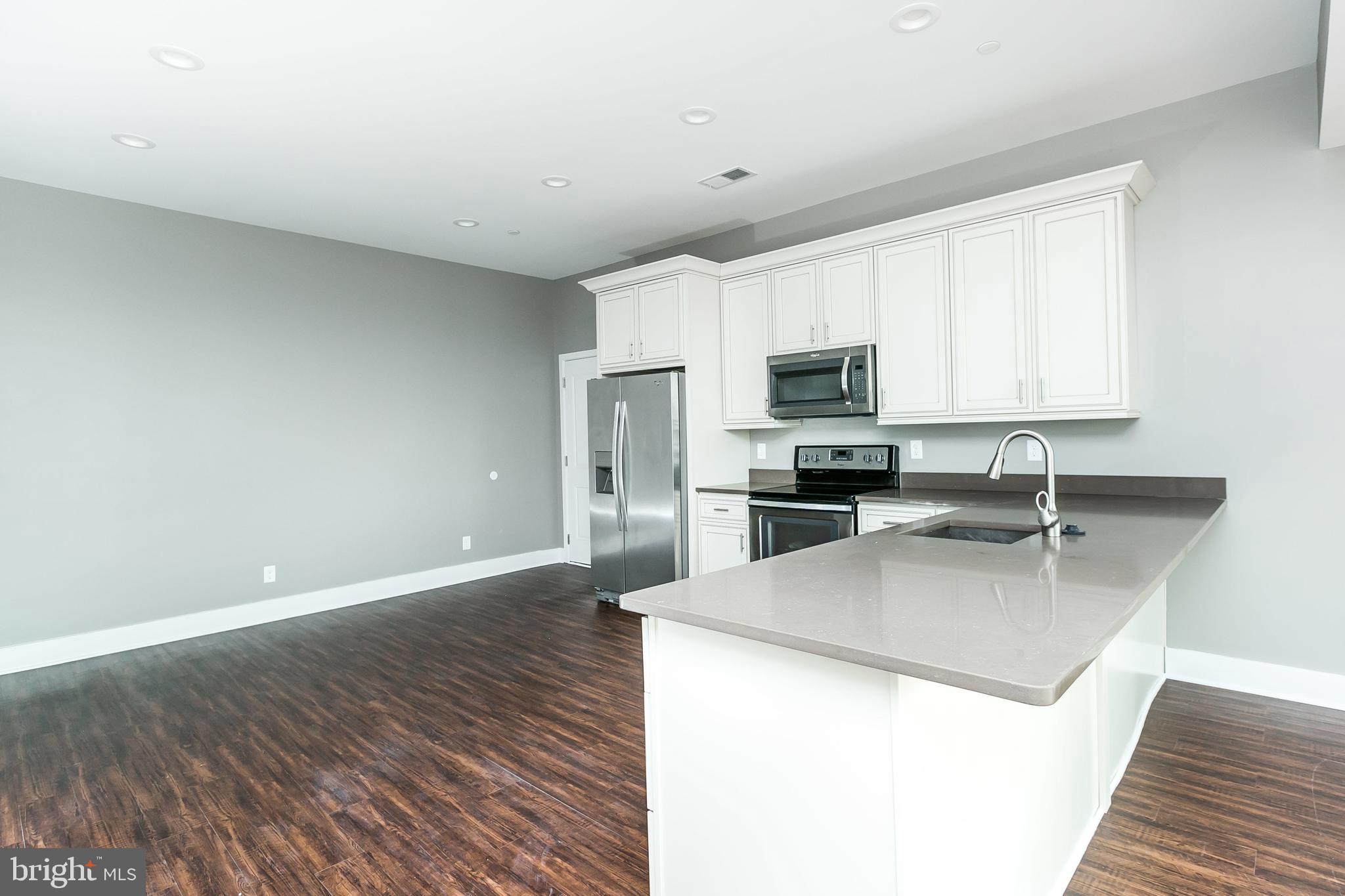 HIGHLANDTOWN - Residential Lease