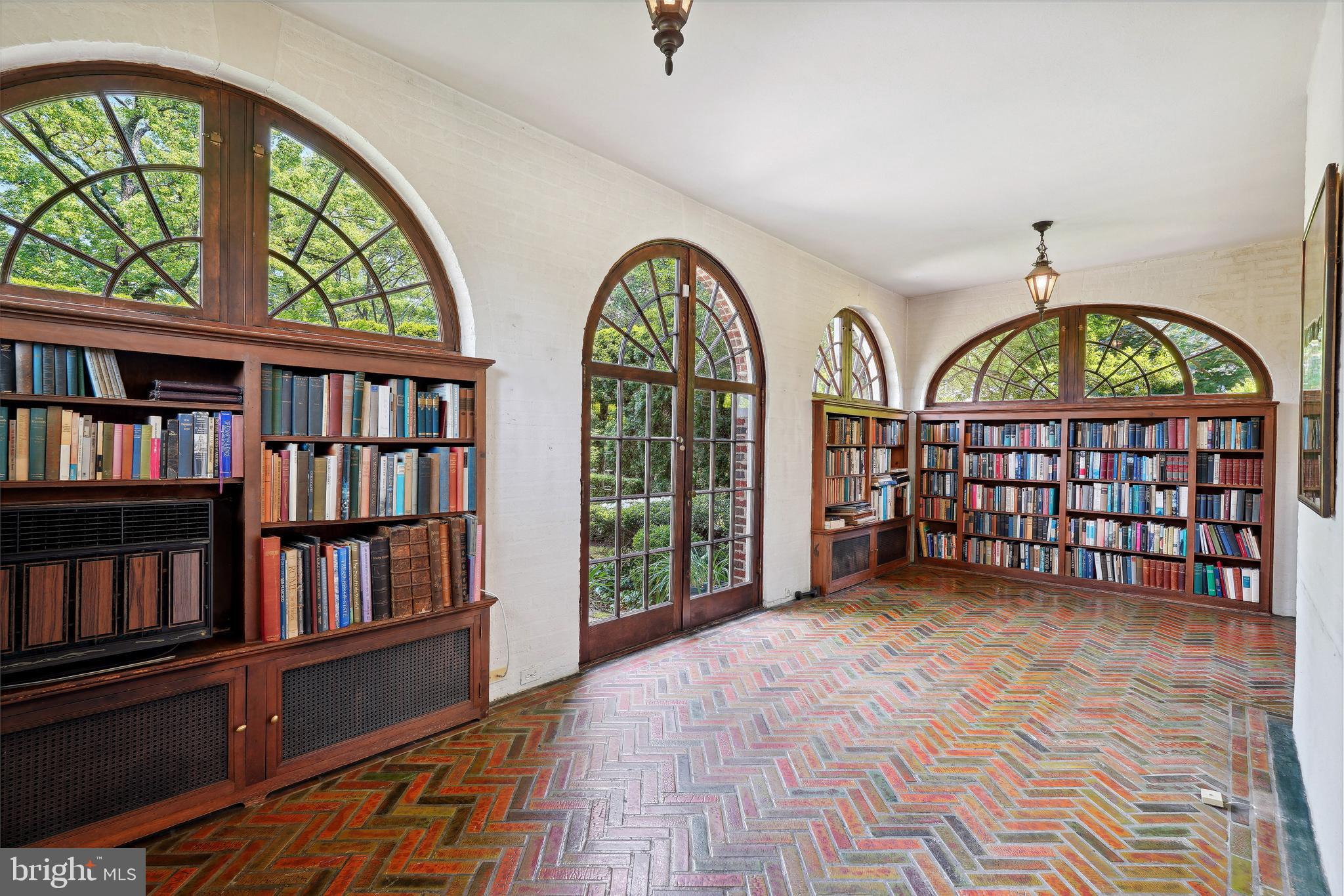 CHEVY CHASE VILLAGE - Residential