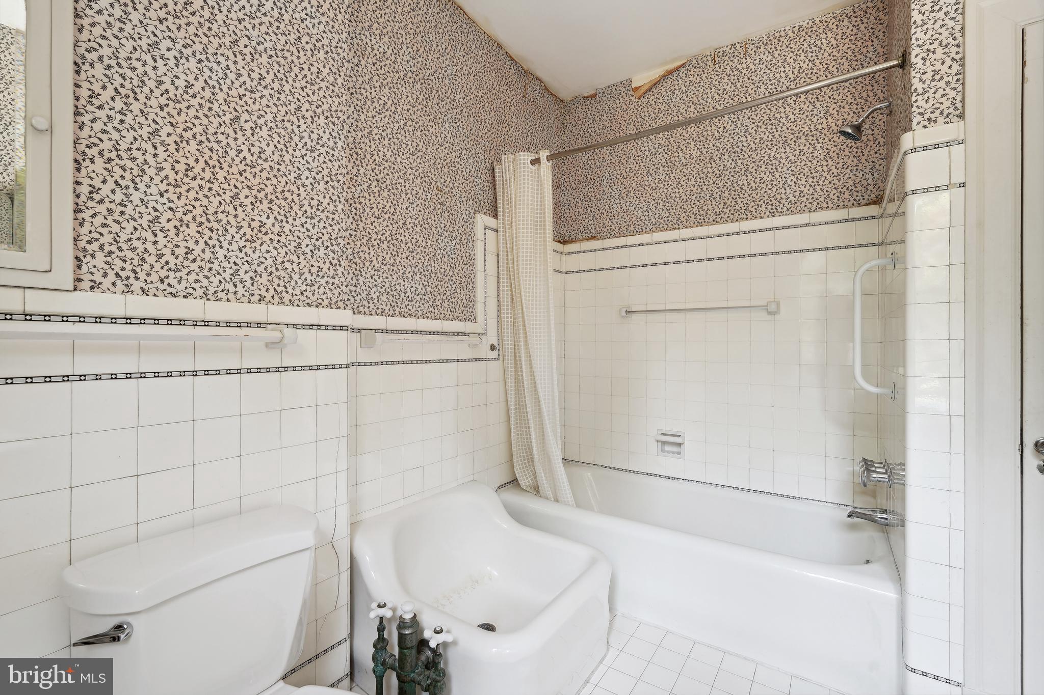 CHEVY CHASE VILLAGE - Residential