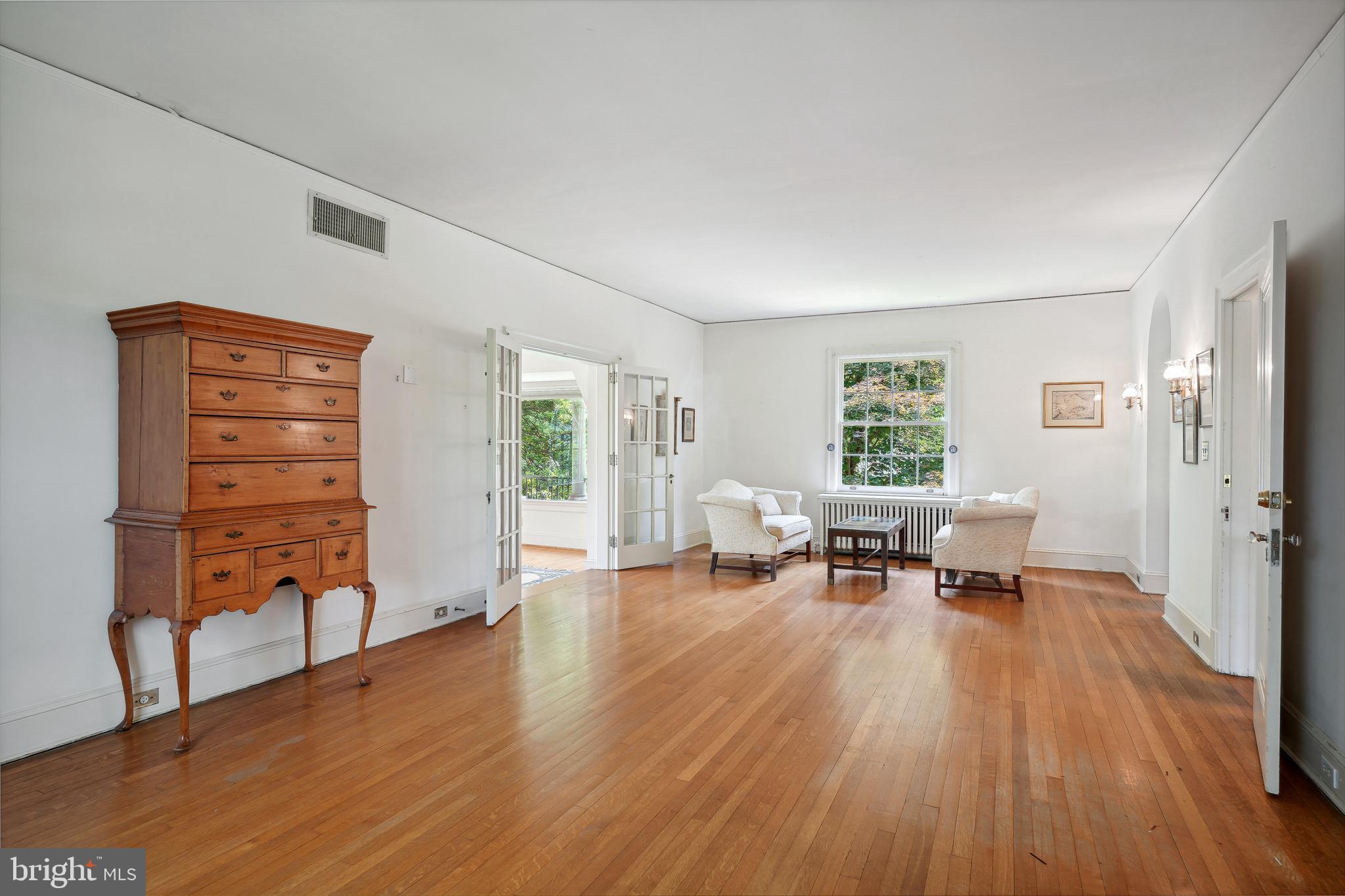 CHEVY CHASE VILLAGE - Residential