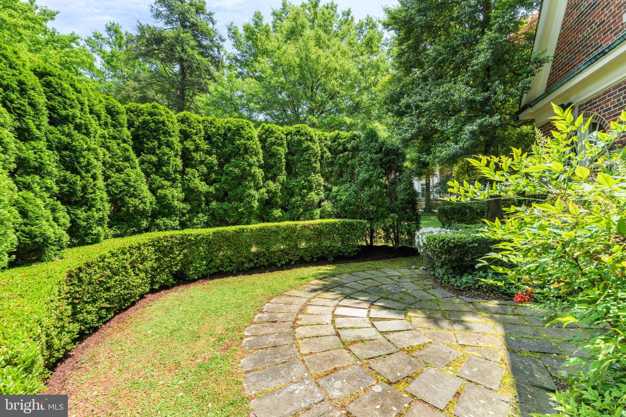 CHEVY CHASE VILLAGE - Residential