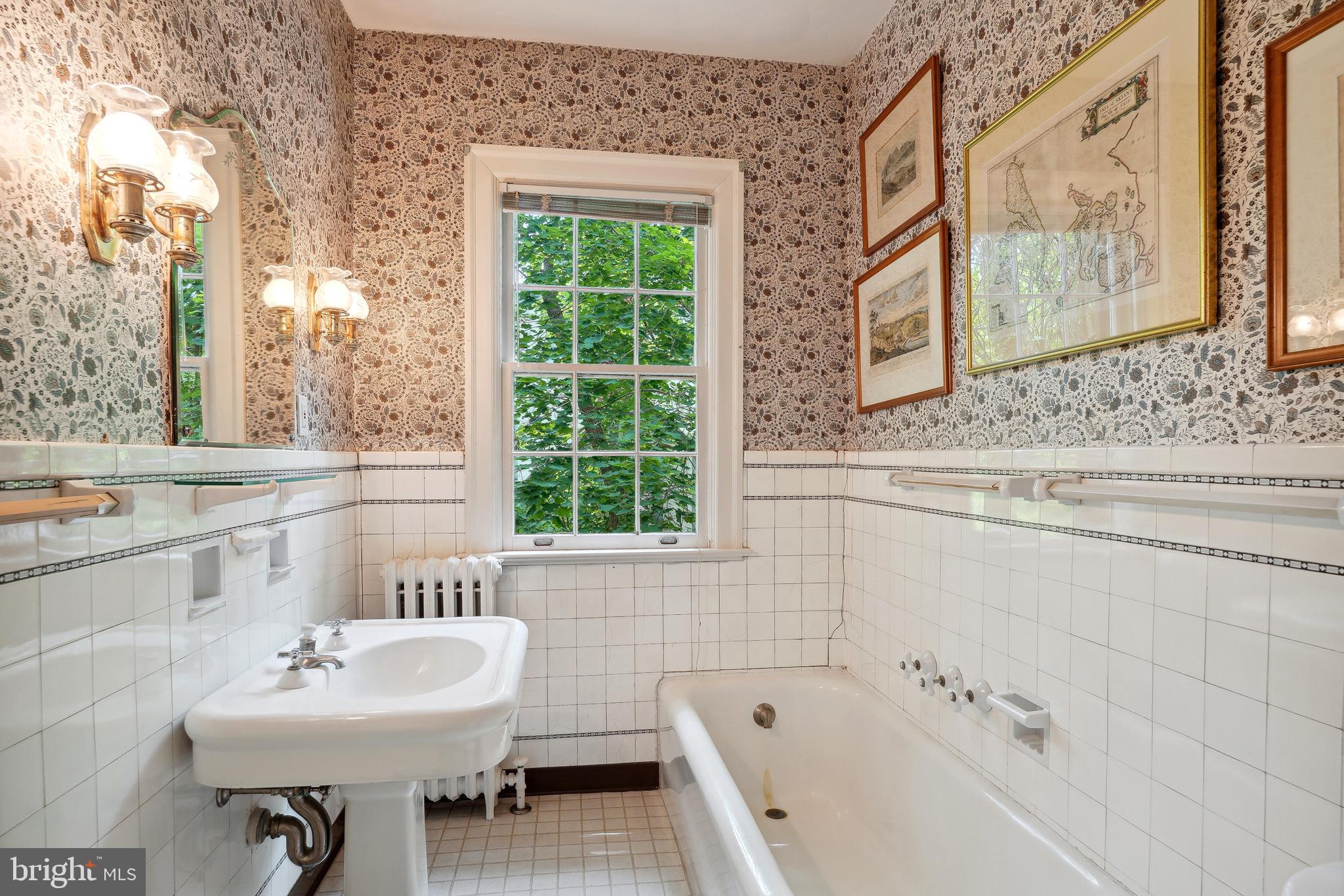 CHEVY CHASE VILLAGE - Residential