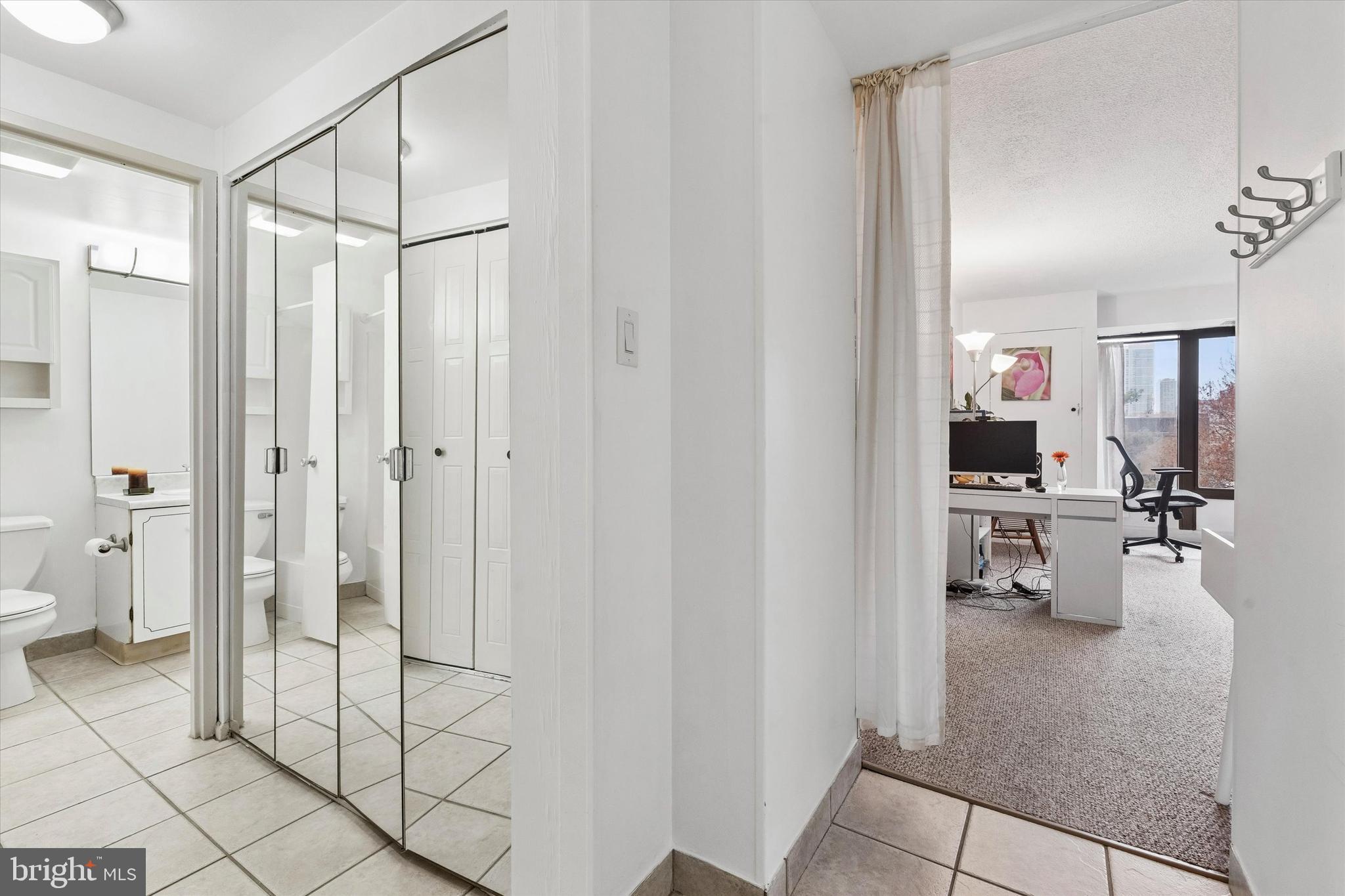 FAIRMOUNT - Residential