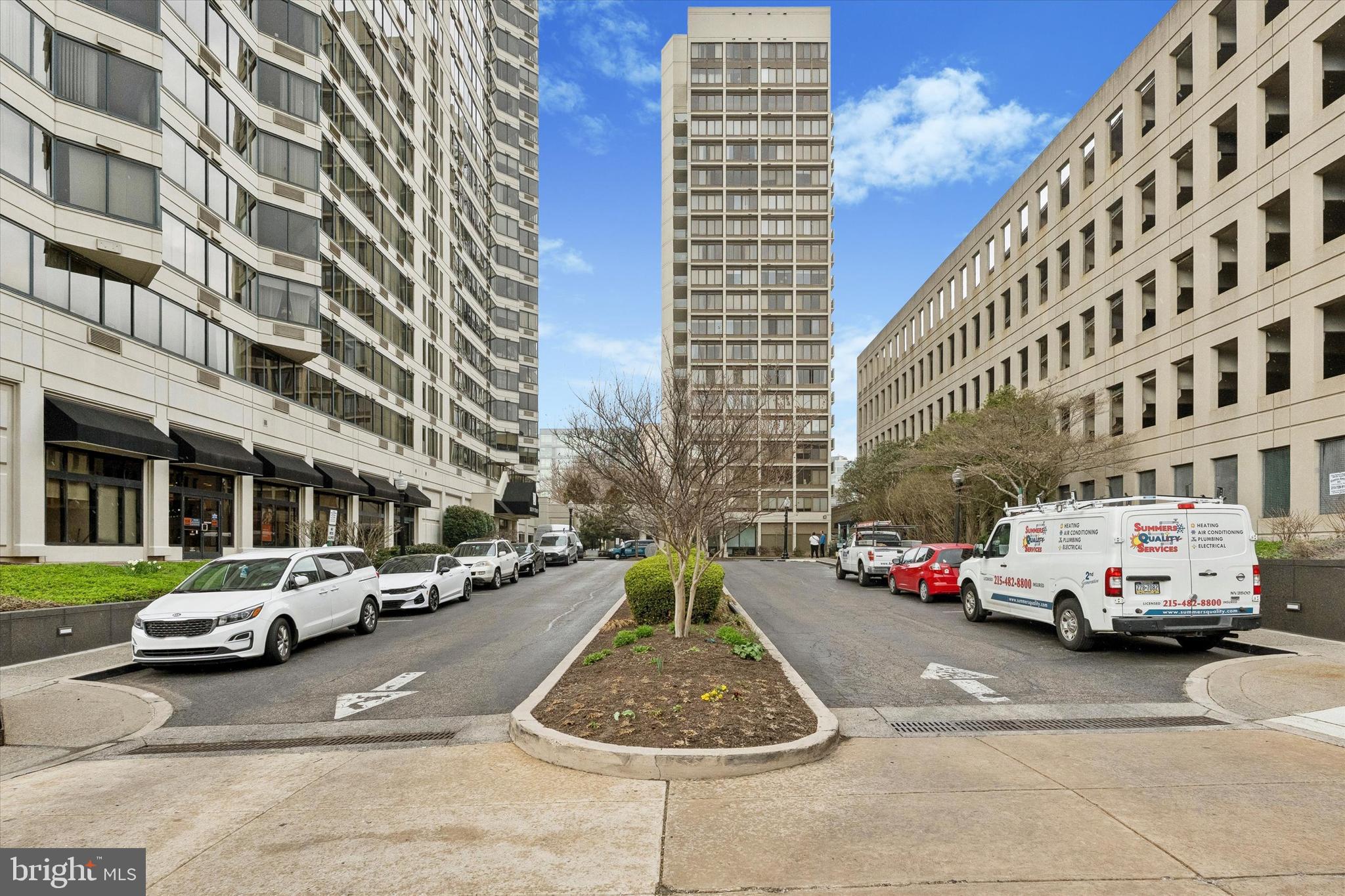 2001 HAMILTON STREET 00 420