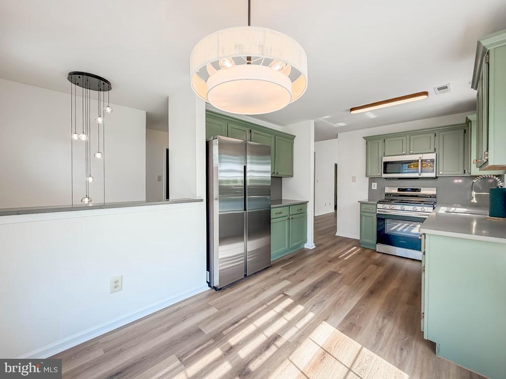 2607 LYNBROOKE DRIVE