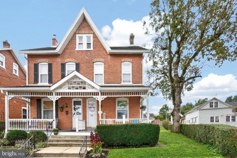 Townhouse For Sale - 124 Webster Avenue<br/> DOWNINGTOWN, PA 19335