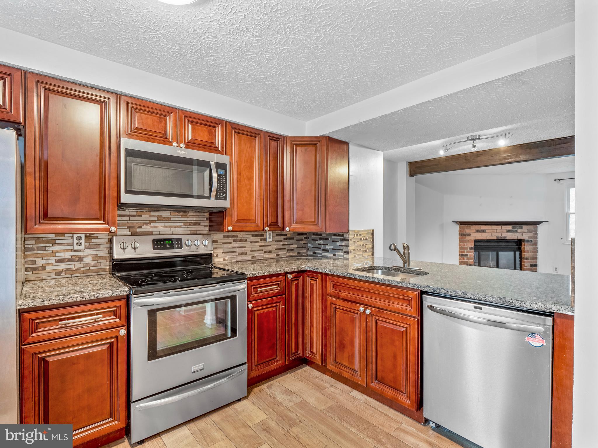 NEWINGTON FOREST - Residential Lease