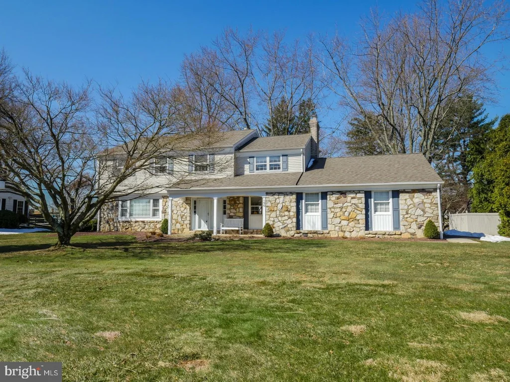 196 Wooden Bridge Road, Holland, PA 18966