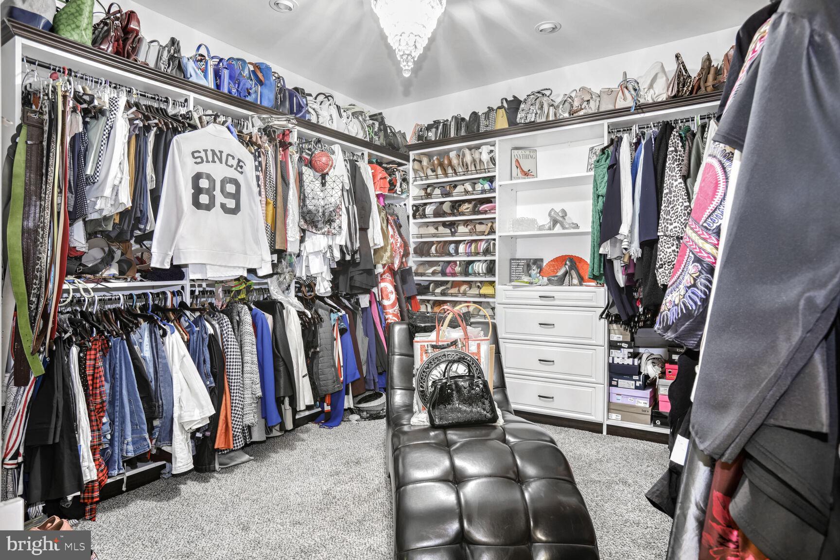 VIRGINIA HERITAGE AT LEE'S PARK - Residential