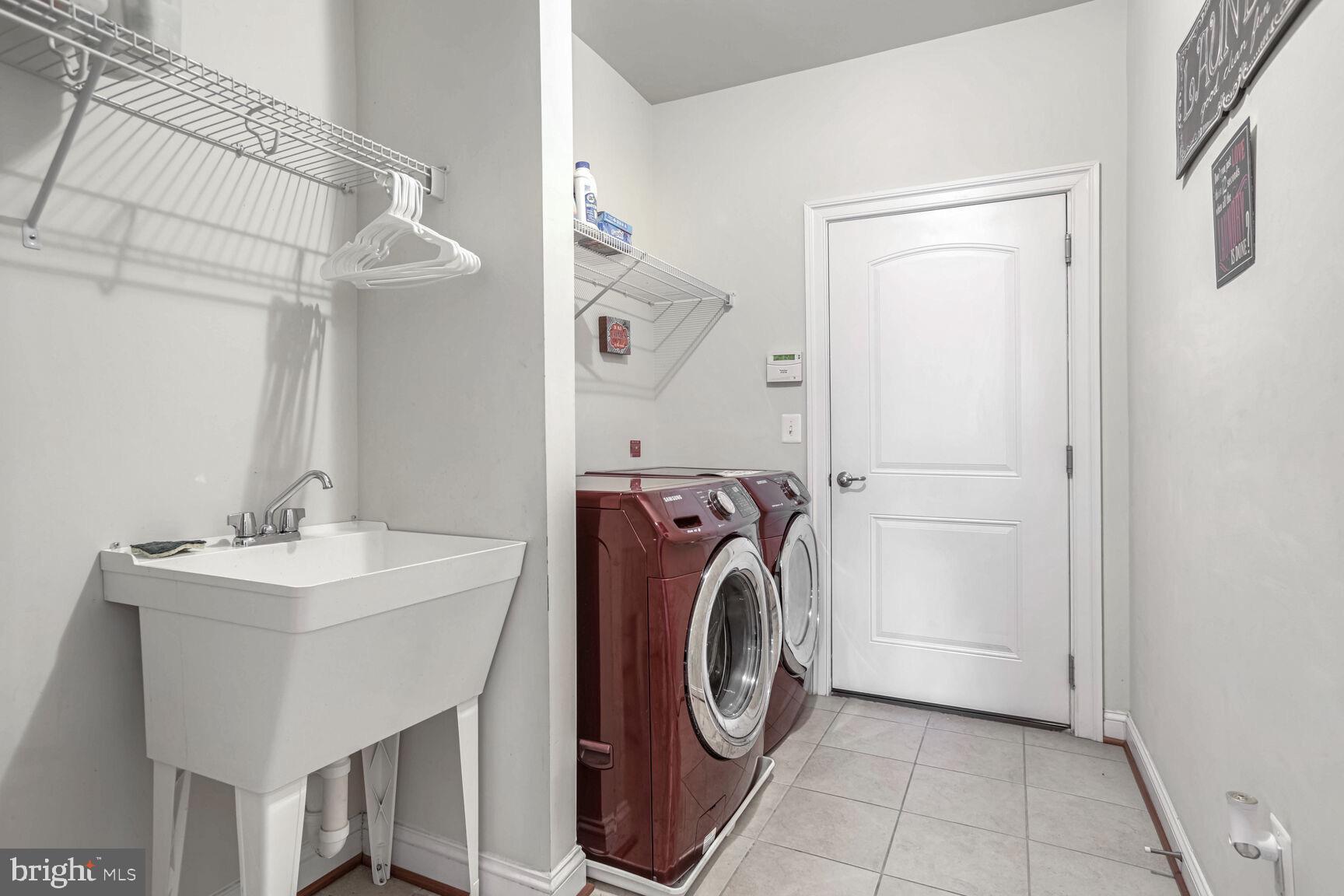 VIRGINIA HERITAGE AT LEE'S PARK - Residential