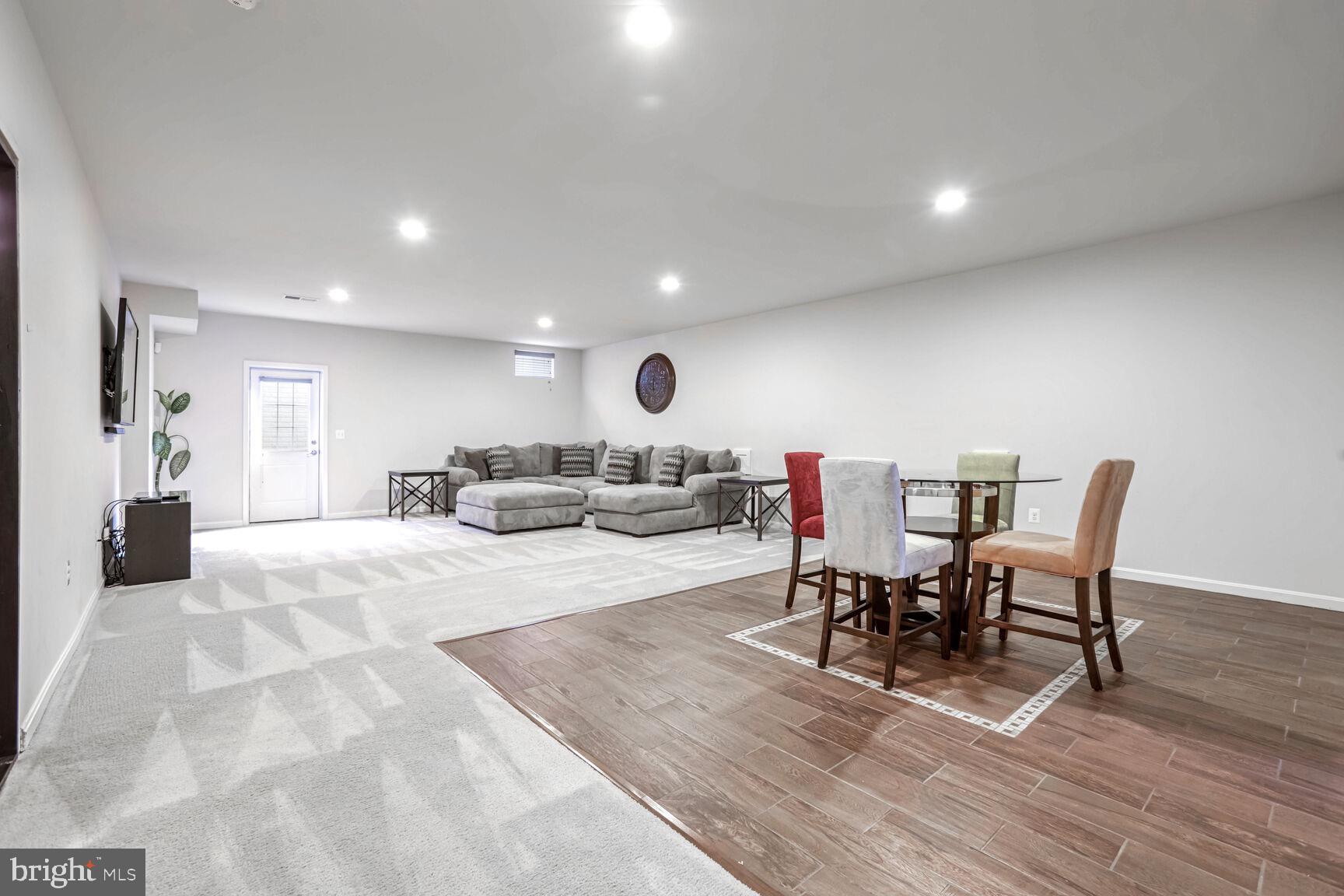 VIRGINIA HERITAGE AT LEE'S PARK - Residential