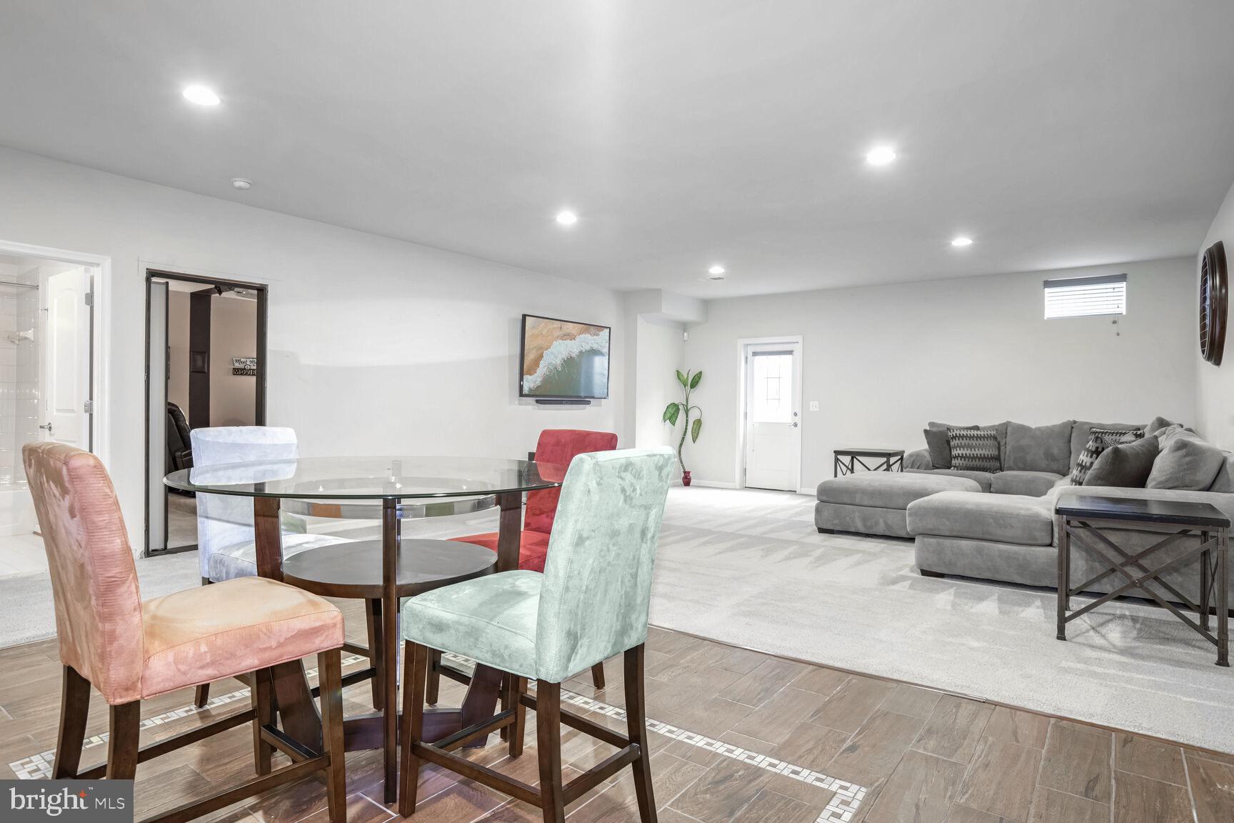 VIRGINIA HERITAGE AT LEE'S PARK - Residential