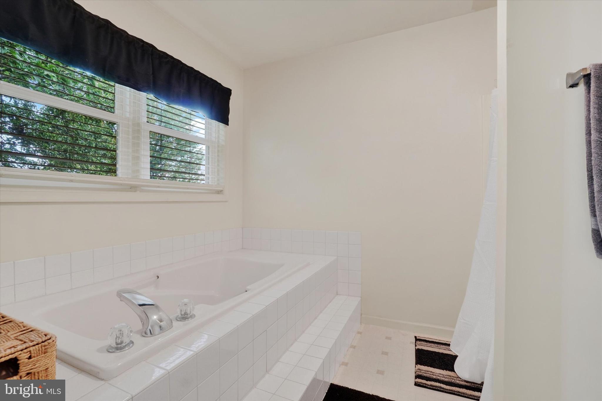 QUAIL HEIGHTS - Residential