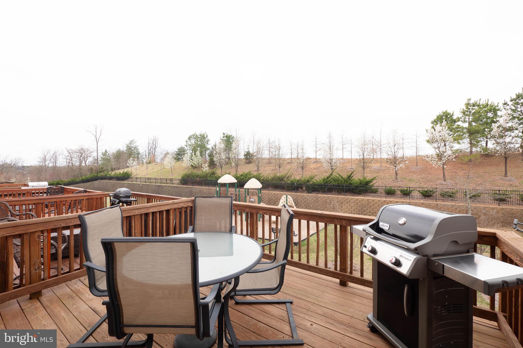 POWELLS RUN VILLAGE COND - Residential