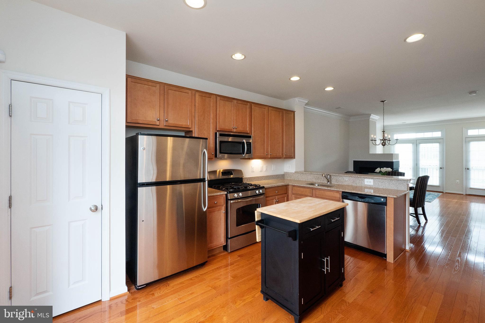 POWELLS RUN VILLAGE COND - Residential