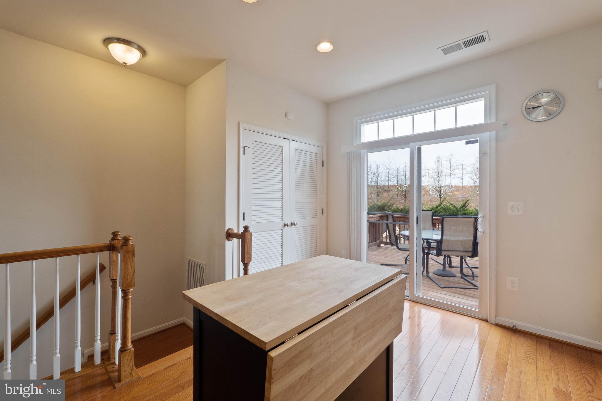 POWELLS RUN VILLAGE COND - Residential