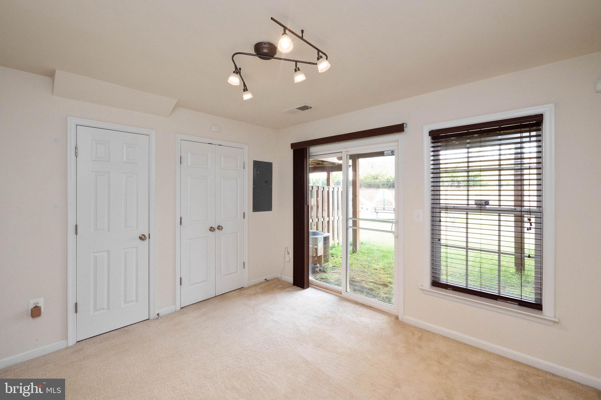 POWELLS RUN VILLAGE COND - Residential