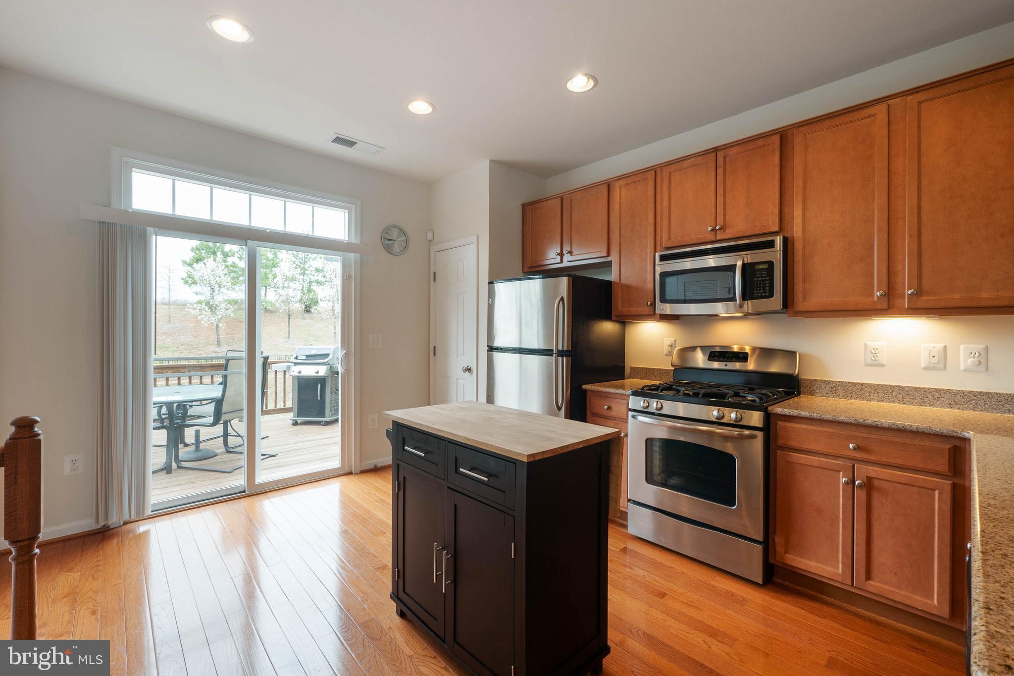 POWELLS RUN VILLAGE COND - Residential