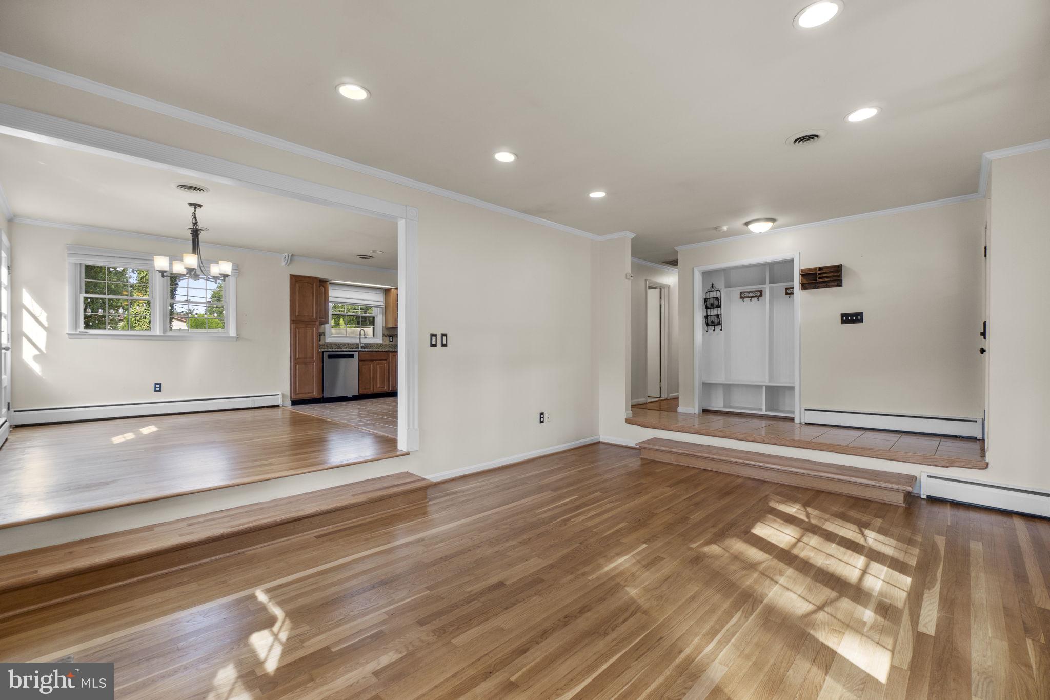 2802 GREENWAY DRIVE