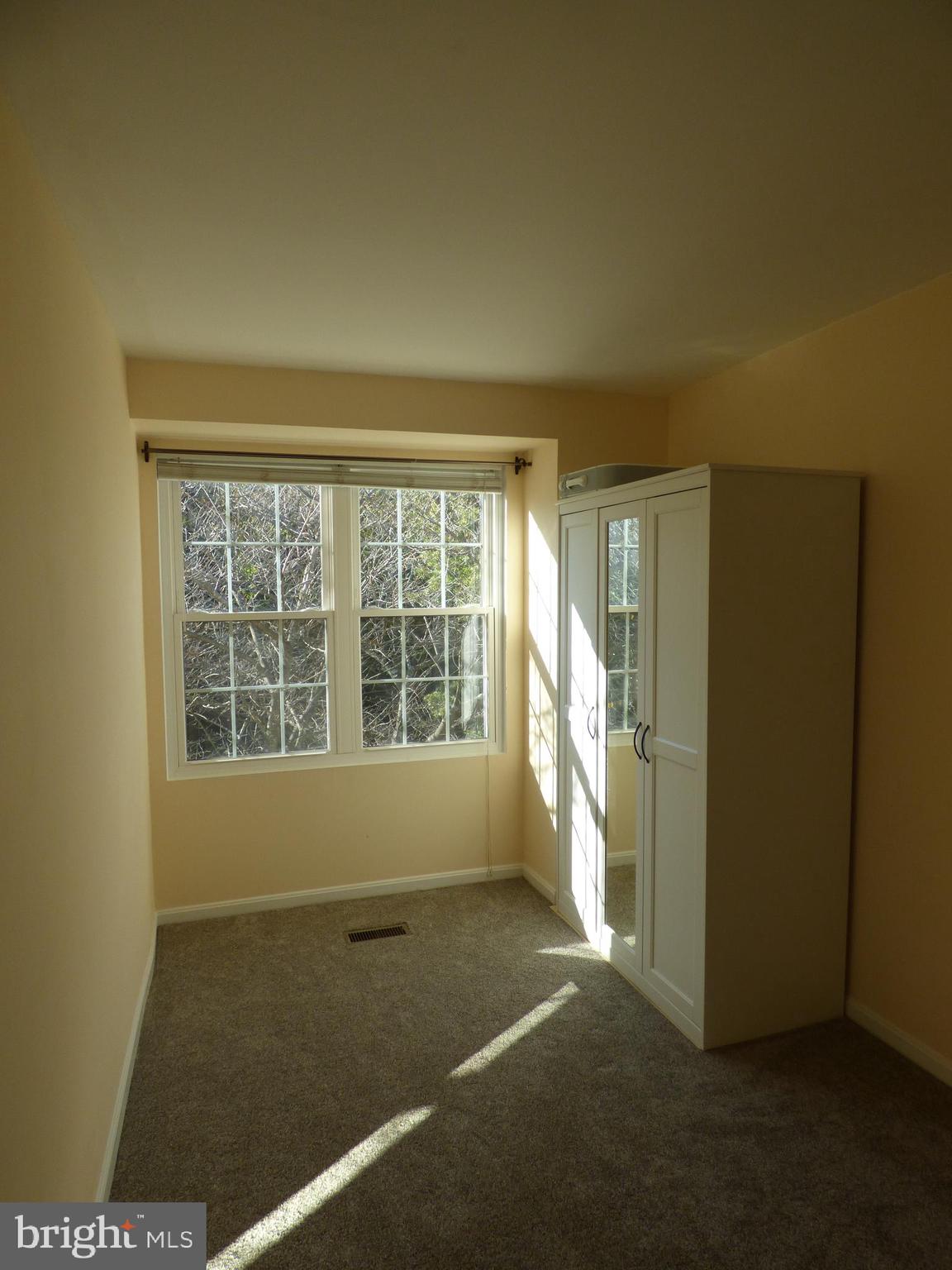 DECOVERLY ADVENTURE - Residential Lease