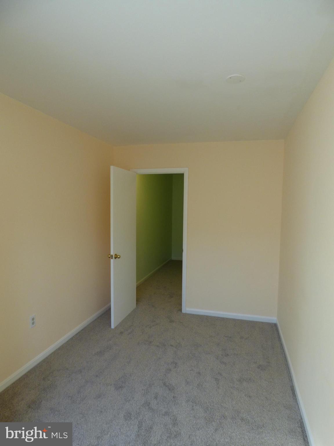 DECOVERLY ADVENTURE - Residential Lease