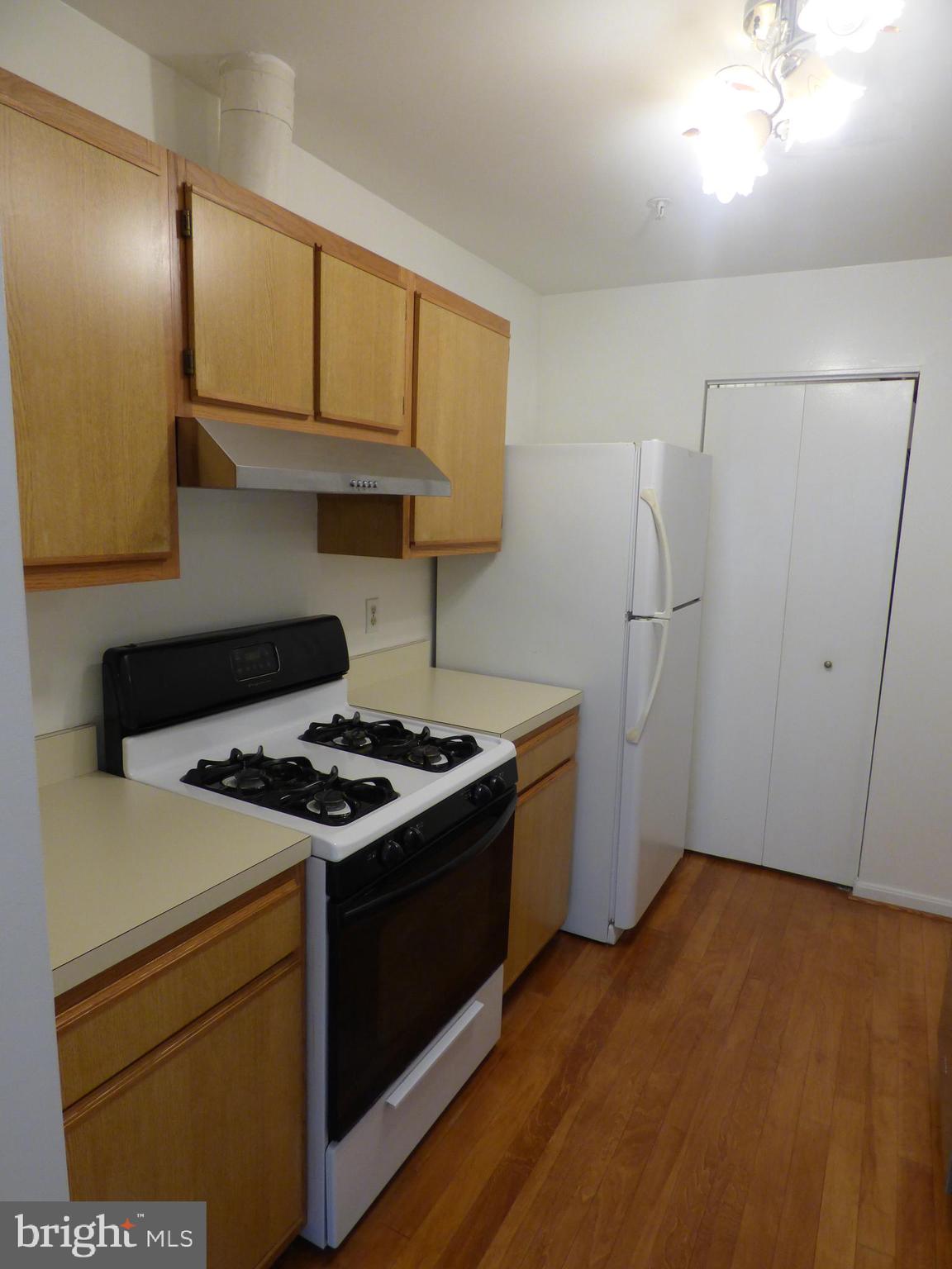 DECOVERLY ADVENTURE - Residential Lease