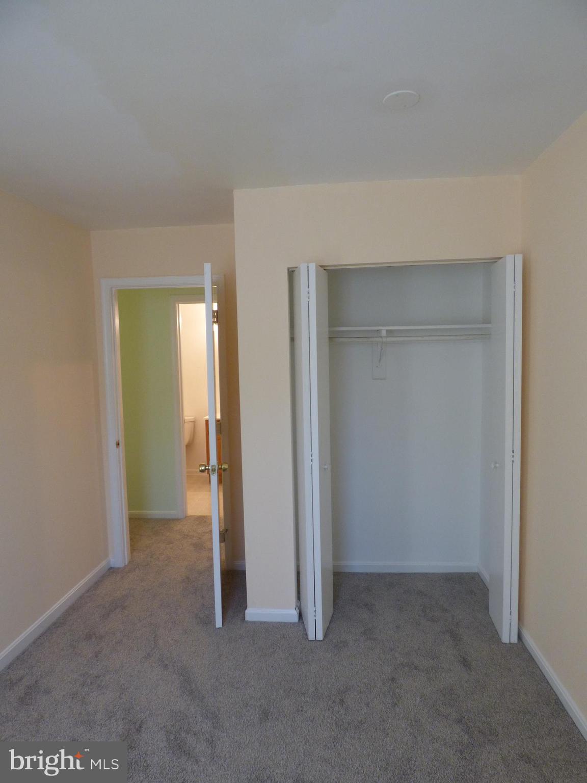 DECOVERLY ADVENTURE - Residential Lease