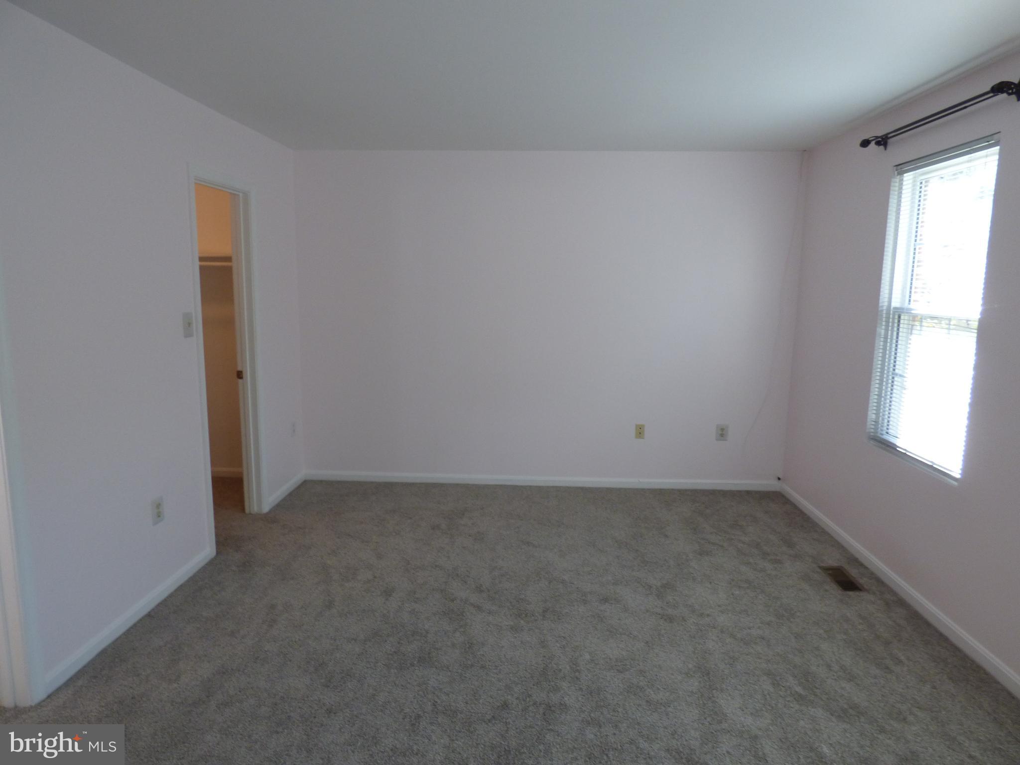 DECOVERLY ADVENTURE - Residential Lease