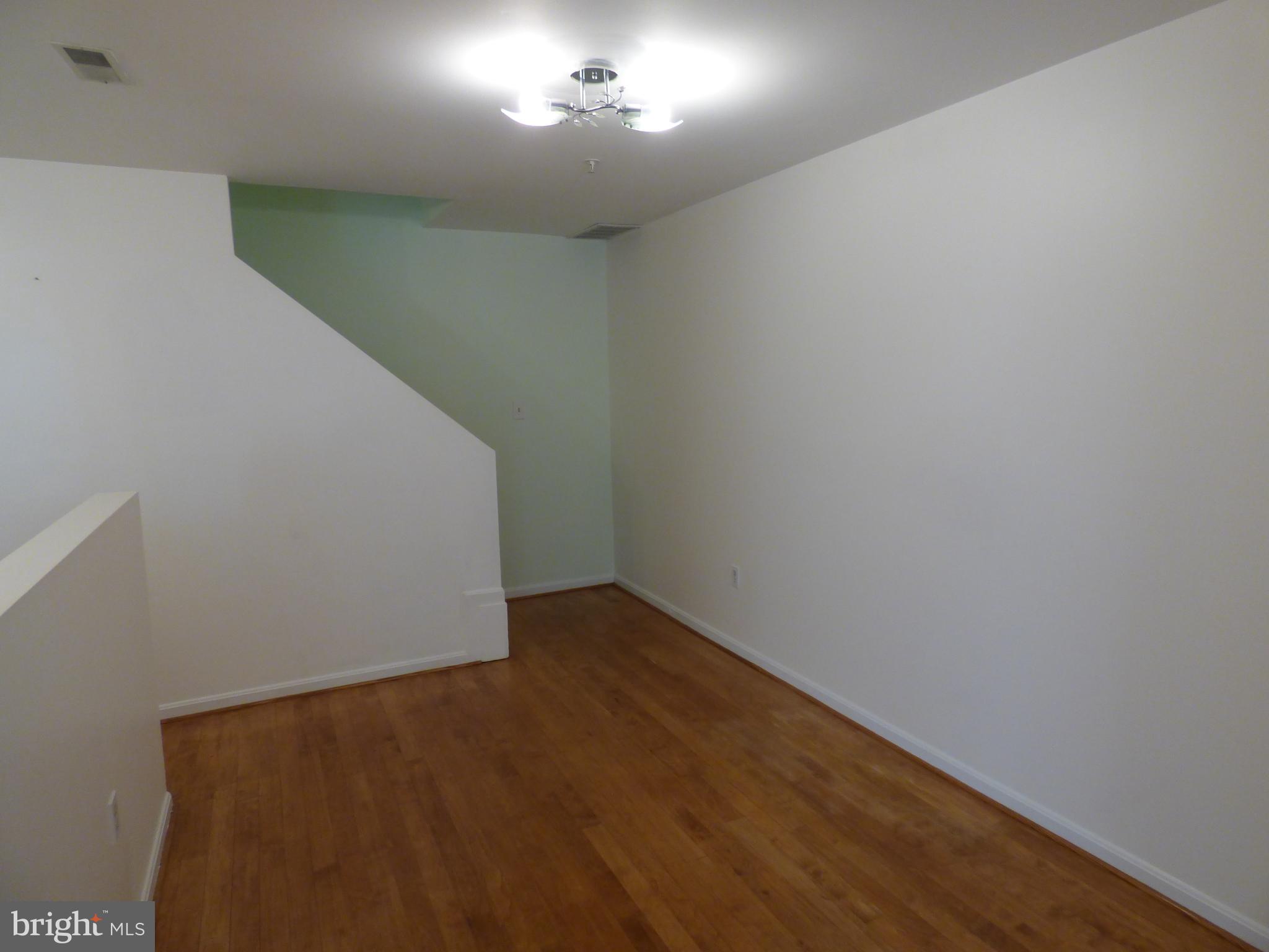 DECOVERLY ADVENTURE - Residential Lease