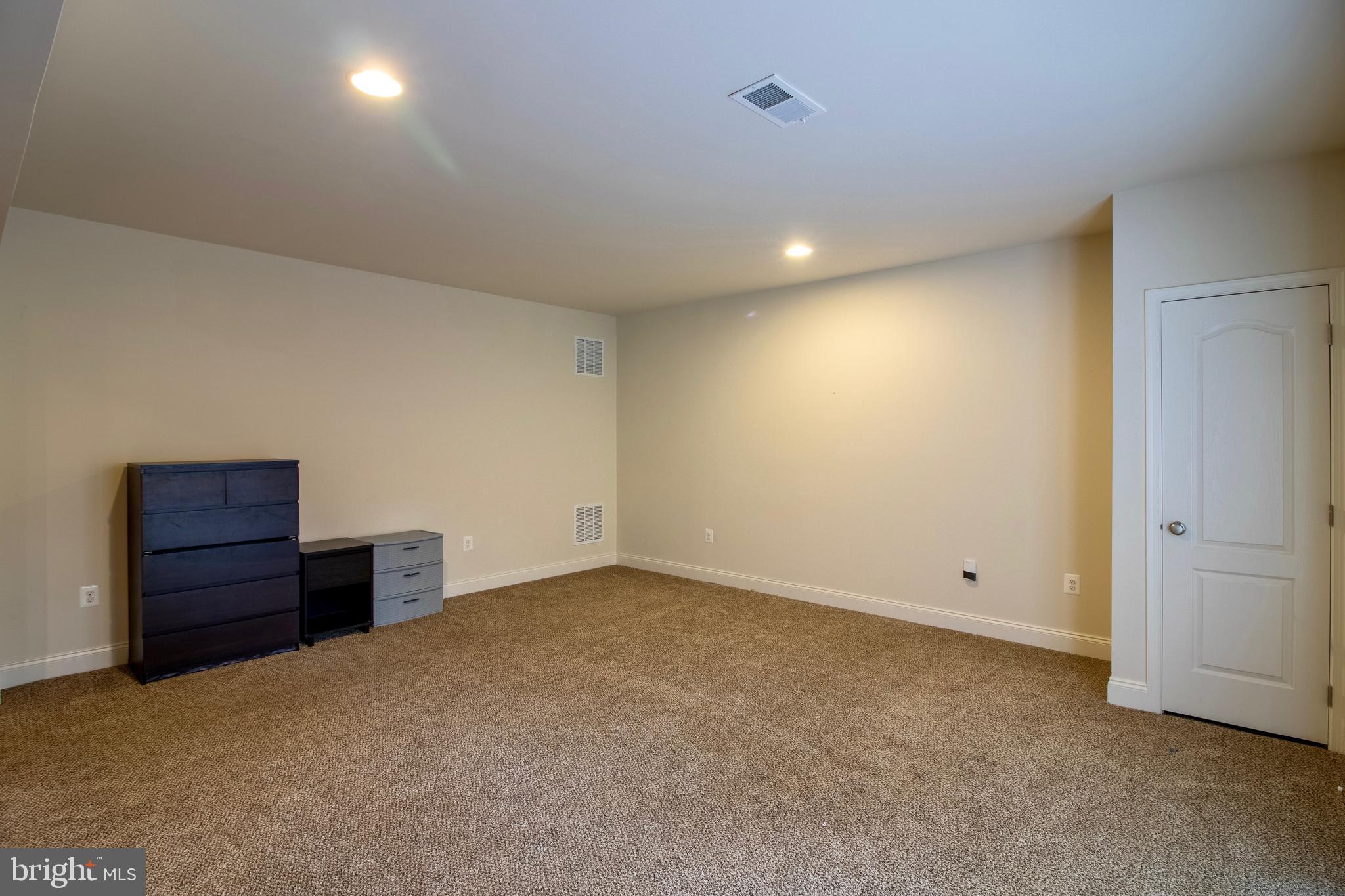 LOUDOUN VALLEY ESTATES 2 - Residential