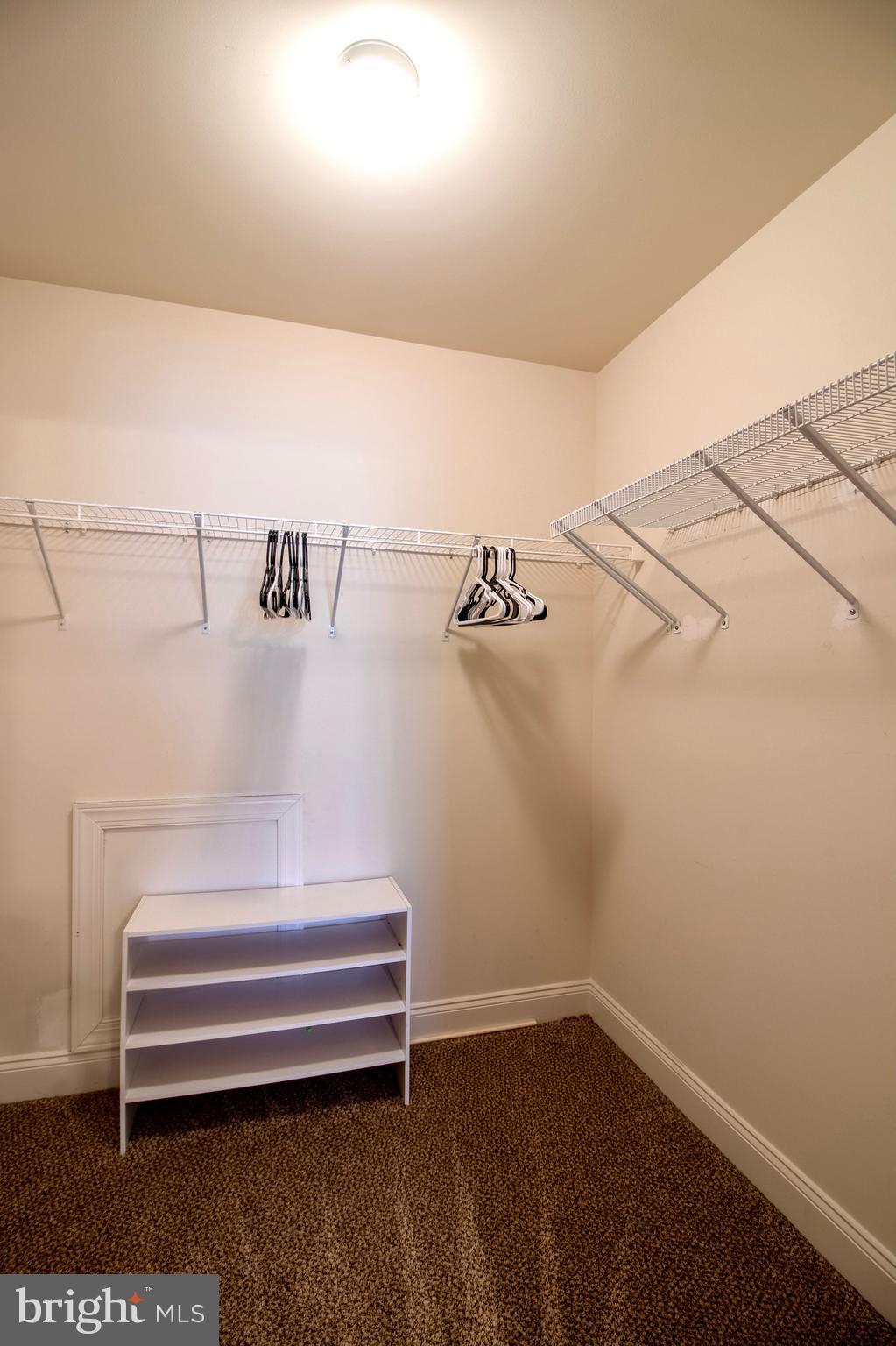 LOUDOUN VALLEY ESTATES 2 - Residential