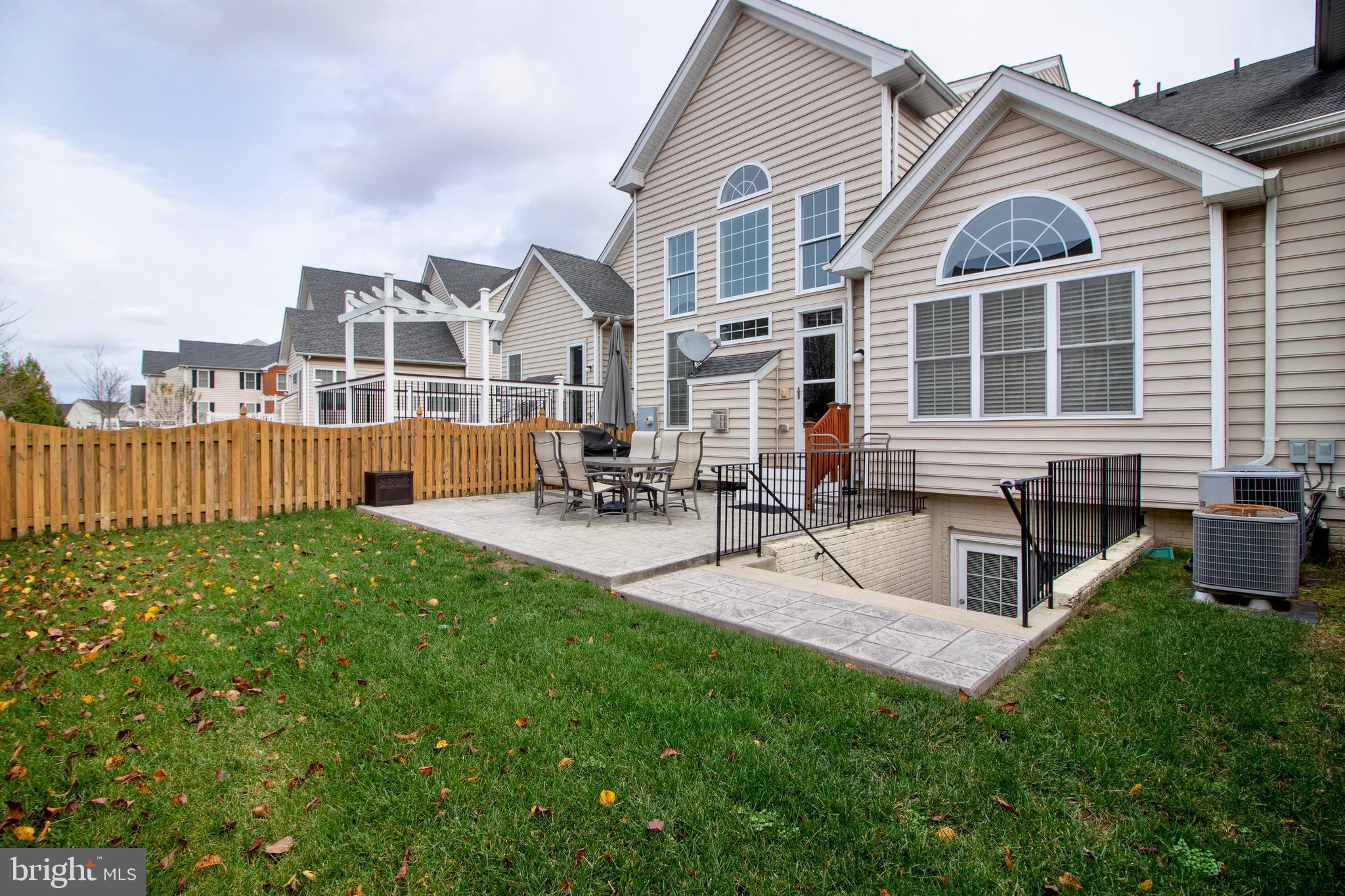 LOUDOUN VALLEY ESTATES 2 - Residential